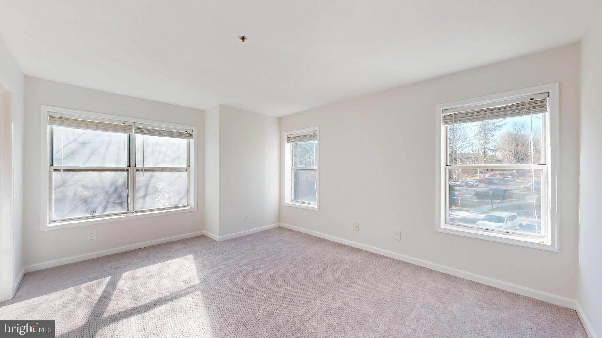 FOUR WINDS AT OAKTON - Residential