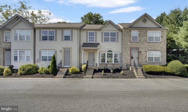109 ROYAL DR, MANCHESTER, PA 17345 - Image 67fc548cbc96d2cf2fc5cf2eb2d8cd44/2491849227