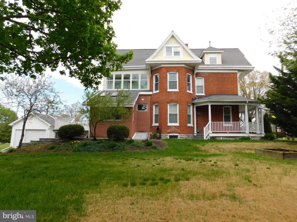 Photo of 140 N Grant Street, WAYNESBORO, PA 17268 (MLS # PAFL2033686)