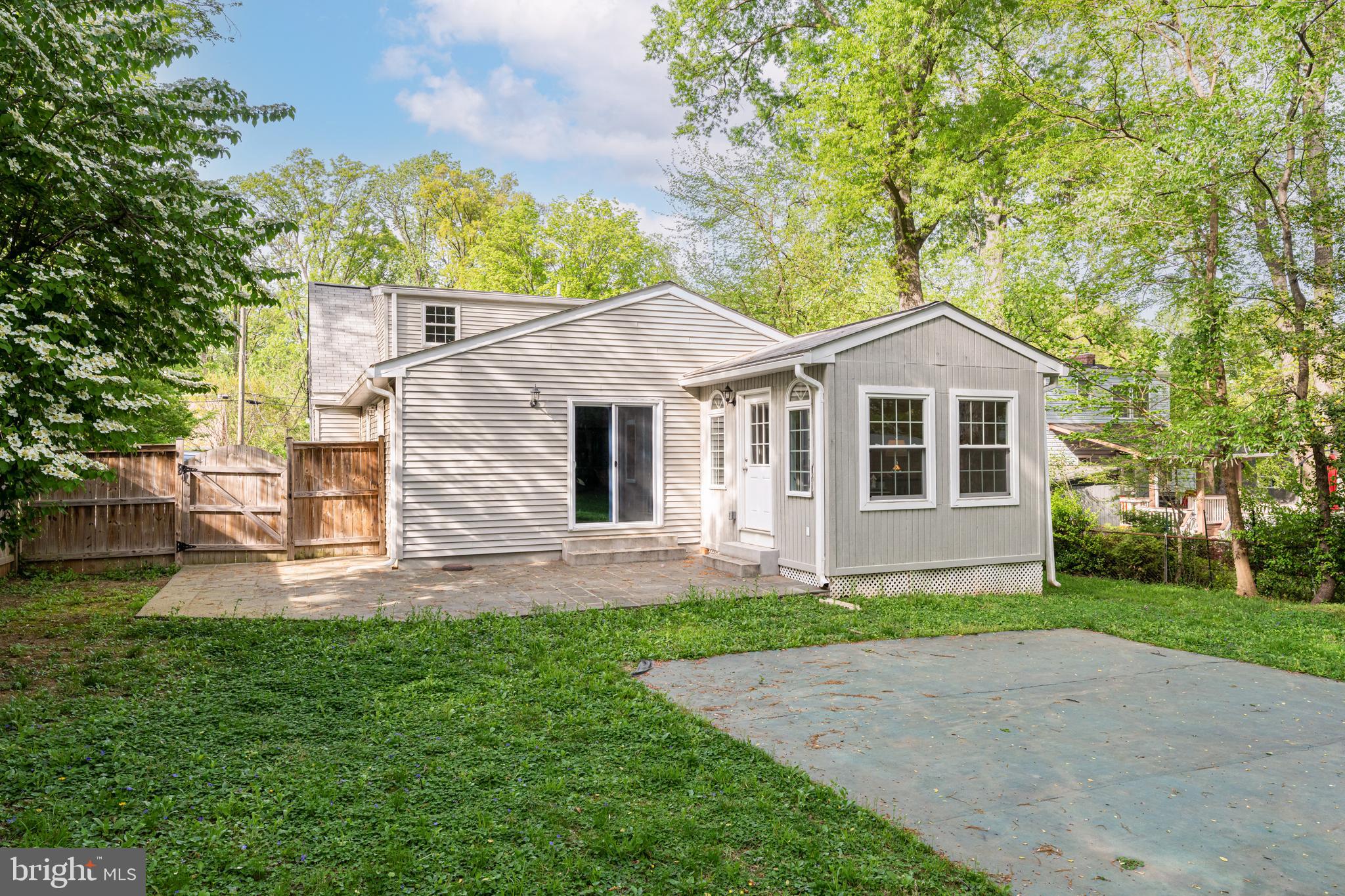 FAIRFAX WOODS - Residential