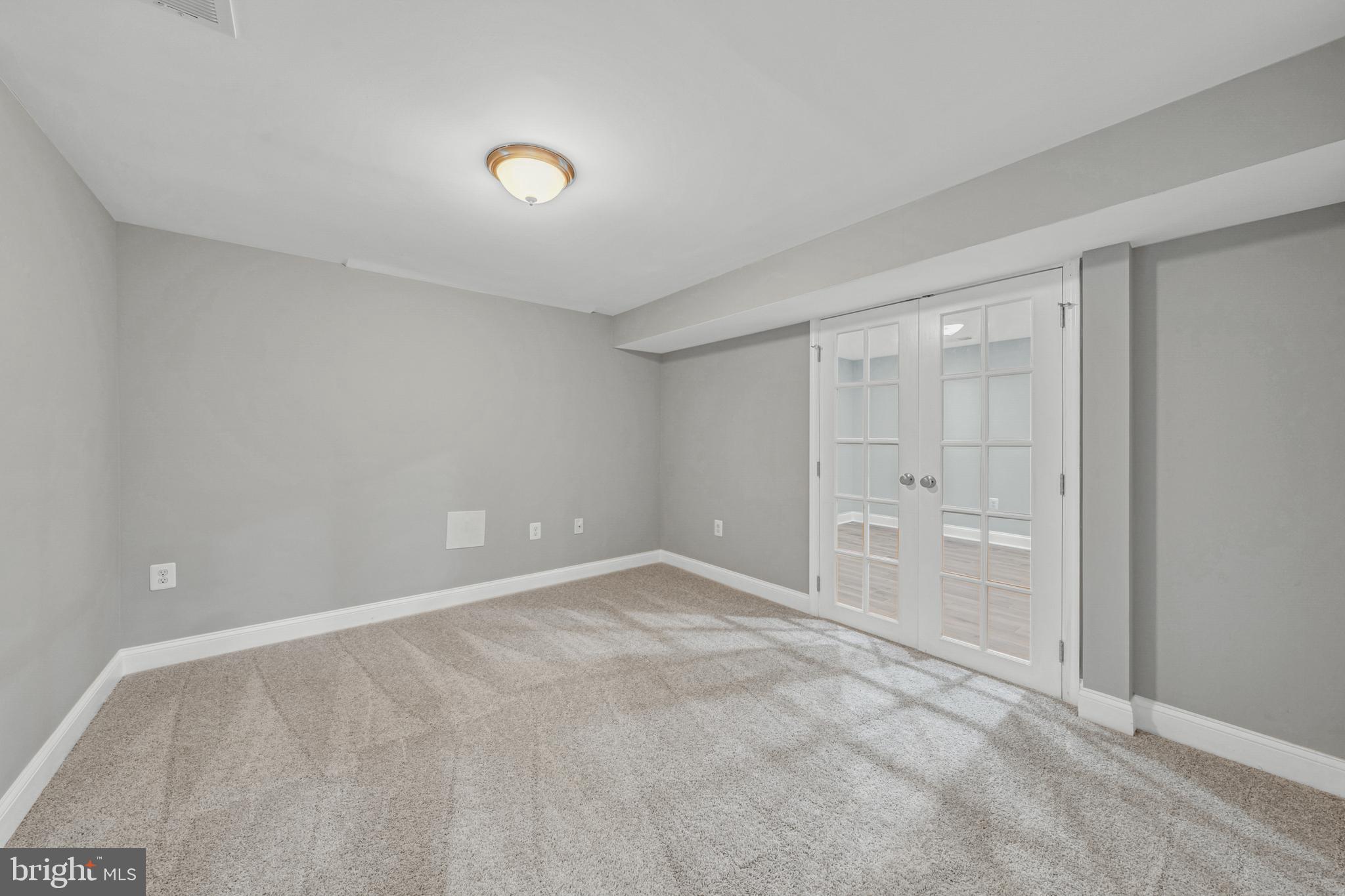 FAIRFAX WOODS - Residential