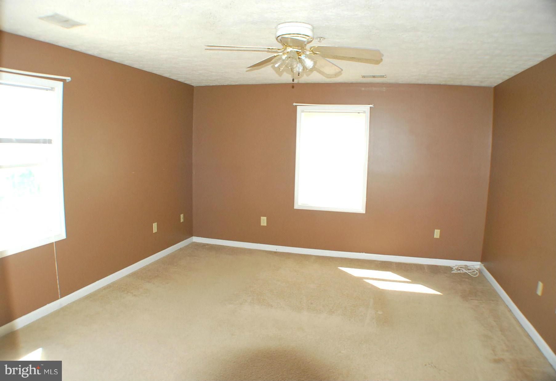 SIGNAL KNOB STATION - Residential Lease