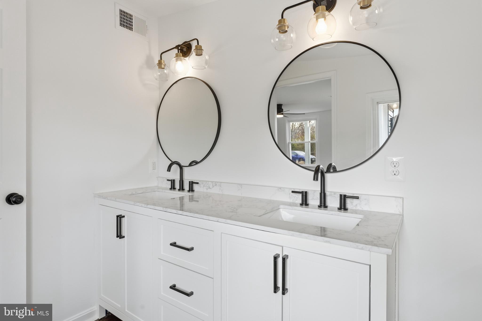 WOLFTOWN - Residential