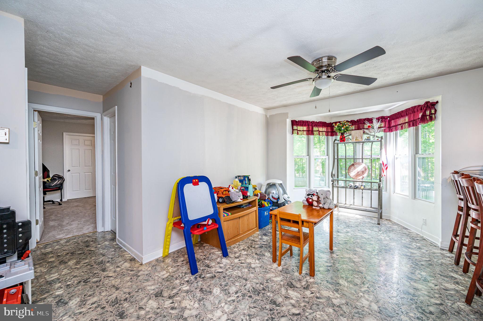 LAKE WILDERNESS - Residential