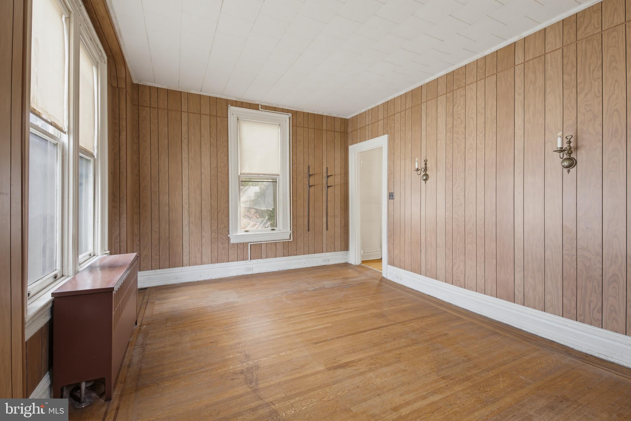 936 LINDEN AVENUE
