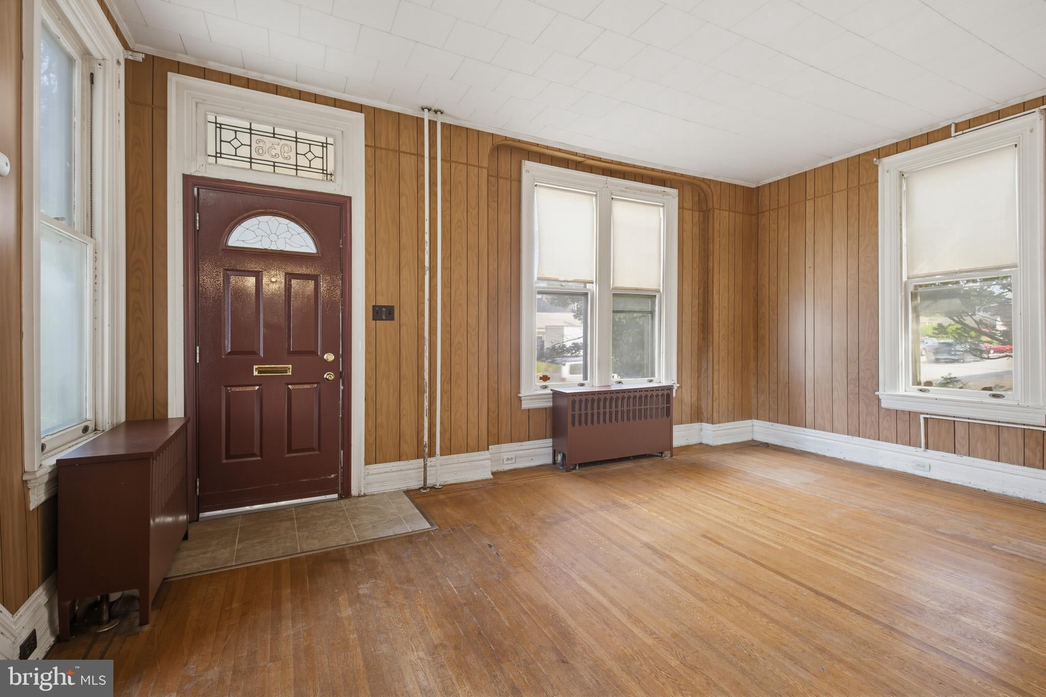 936 LINDEN AVENUE