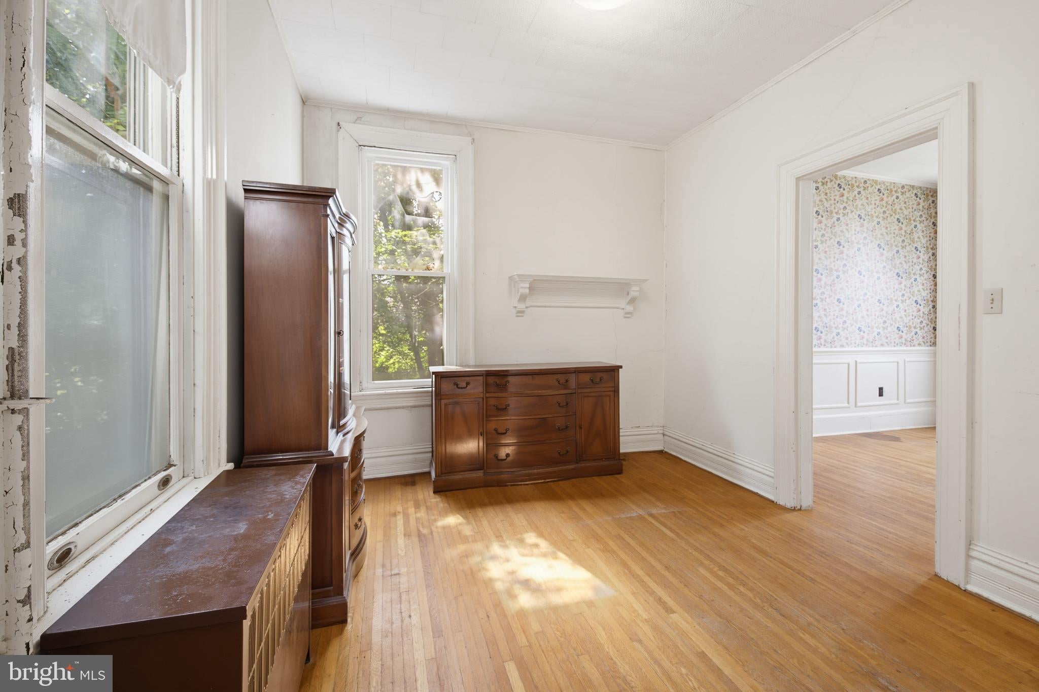 936 LINDEN AVENUE