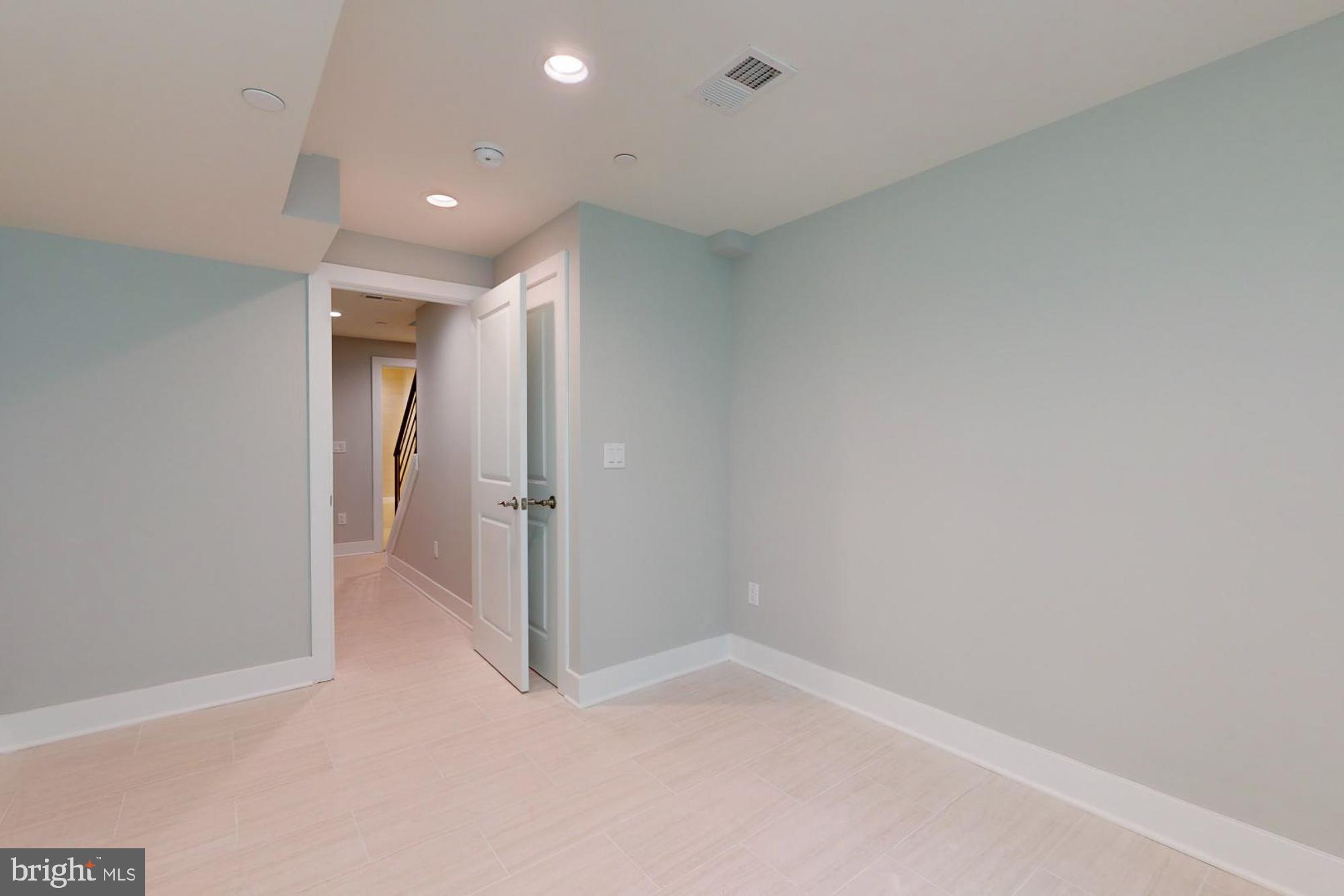 MILL CREEK - Residential Lease