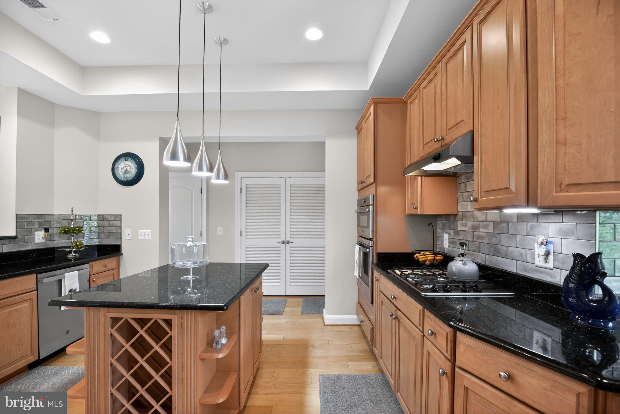 SOLOMONS LANDING - Residential