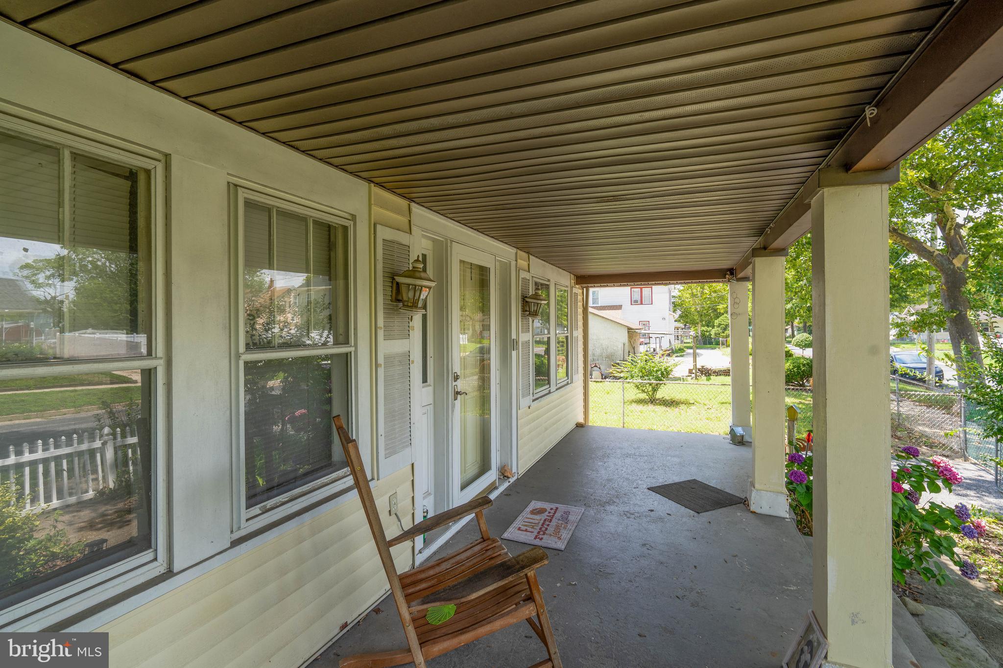 213 W QUINCE STREET
