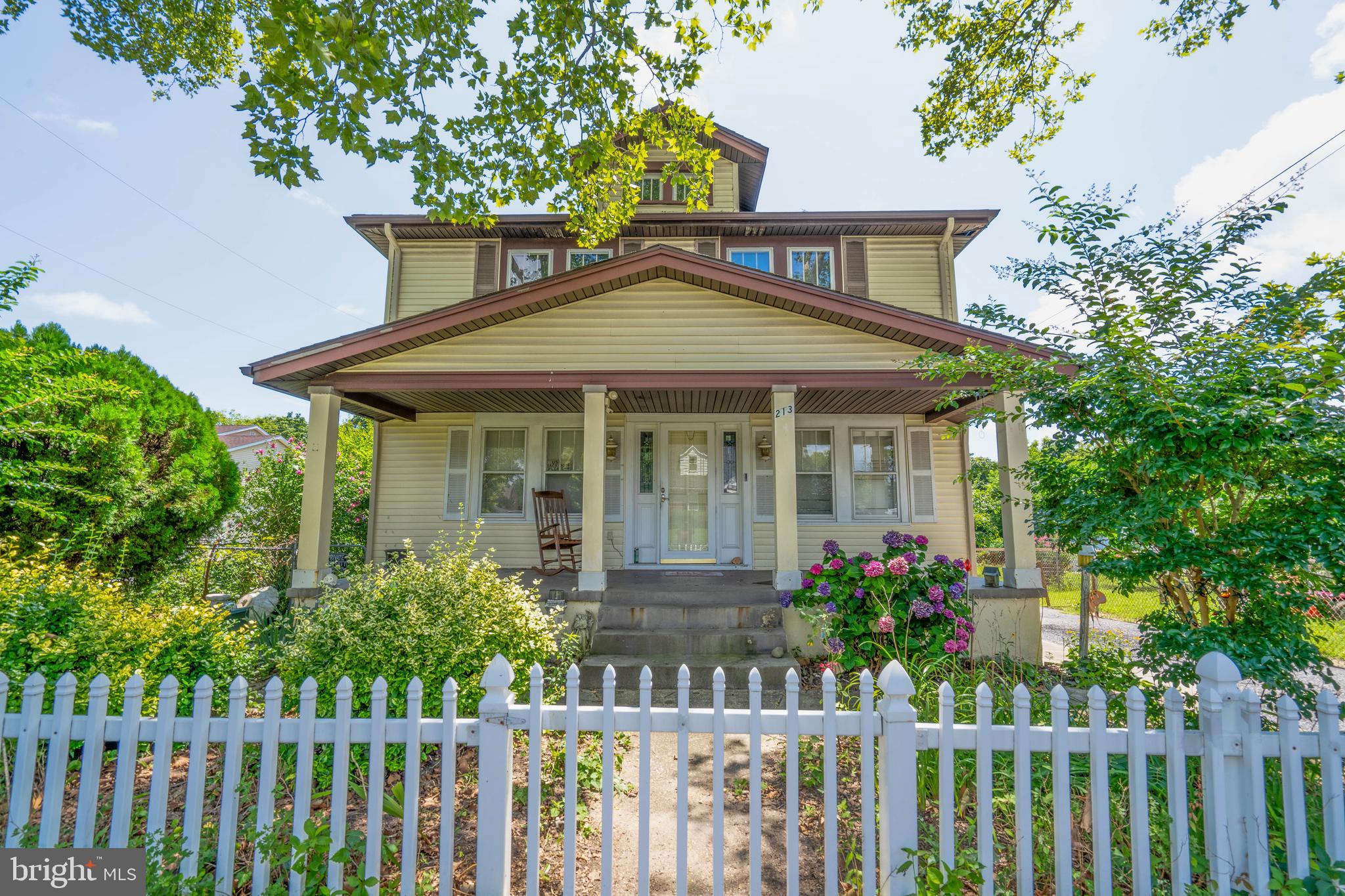 213 W QUINCE STREET