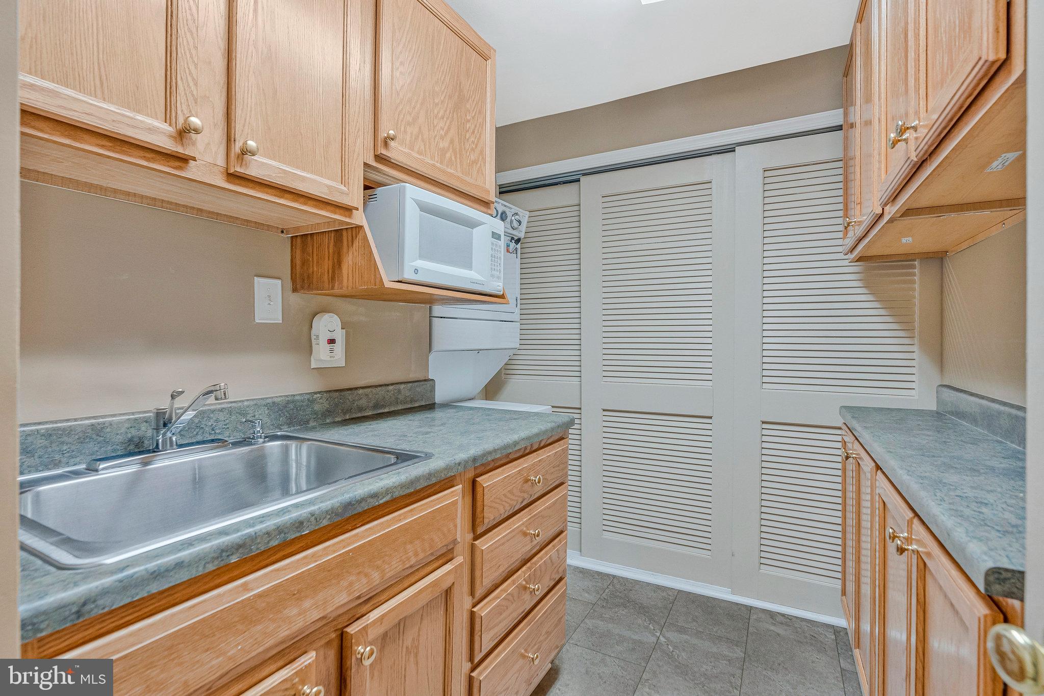 OLD DOMINION SQUARE - Residential