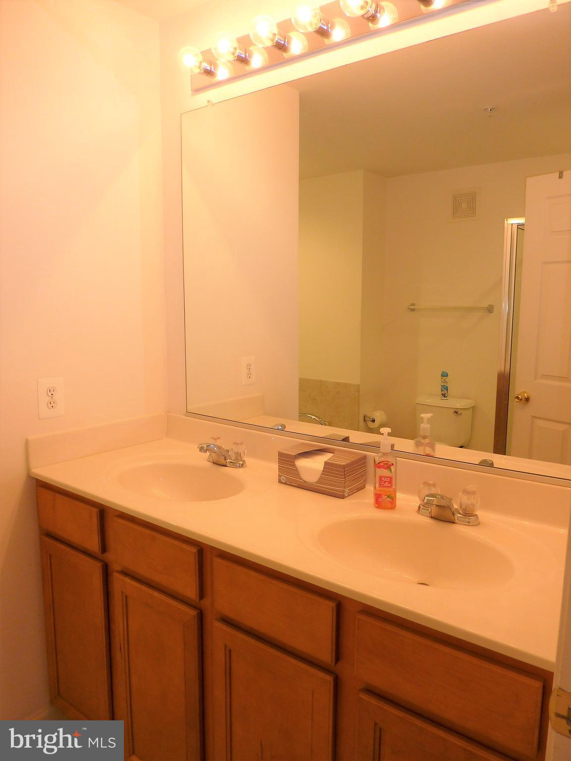 MARKET CENTER CONDOMINIUM - Residential