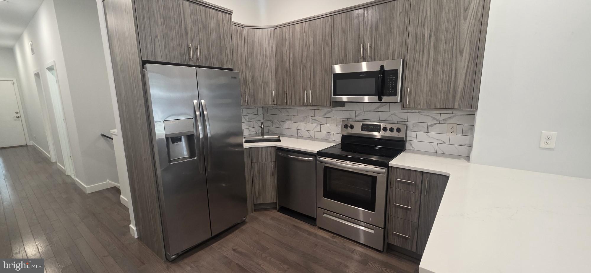 NORRIS SQUARE - Residential Lease