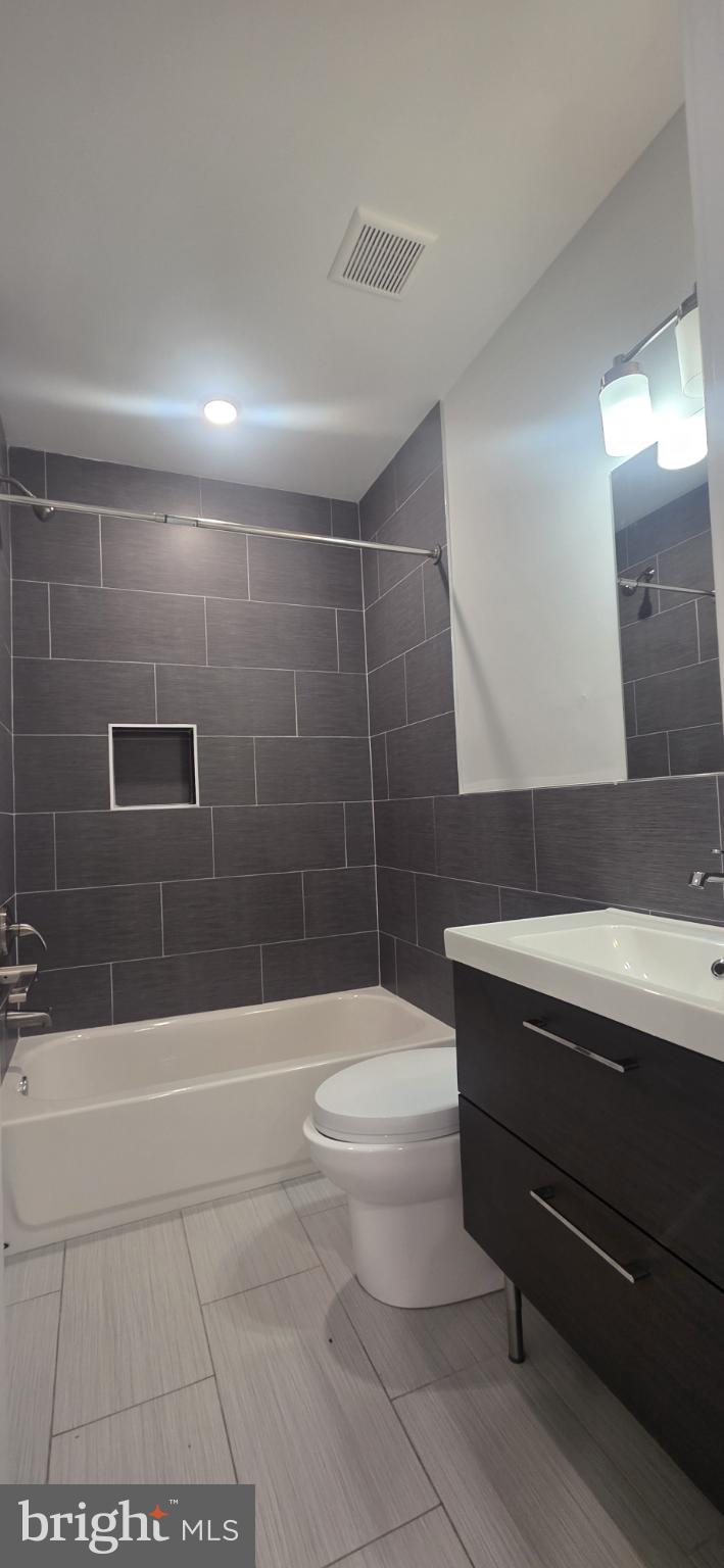 NORRIS SQUARE - Residential Lease