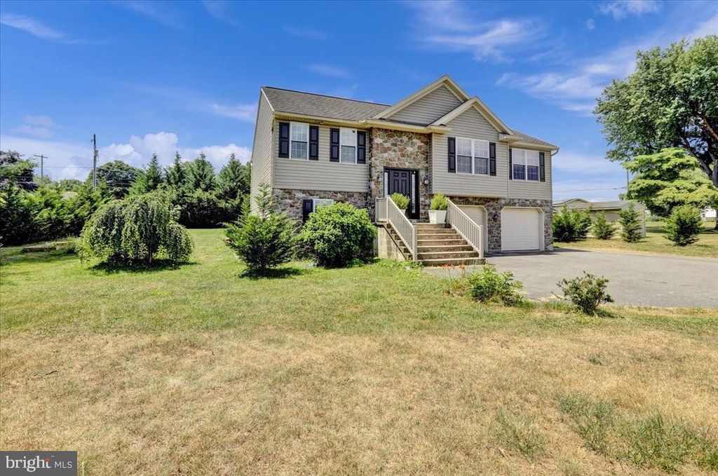 Photo of 1420 Beaver Valley Pike, Willow Street, PA 17584 (MLS # PALA2052652)