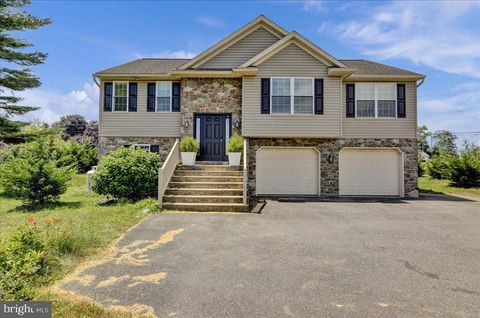 Photo of 1420 Beaver Valley Pike, Willow Street, PA 17584 (MLS # PALA2052652)