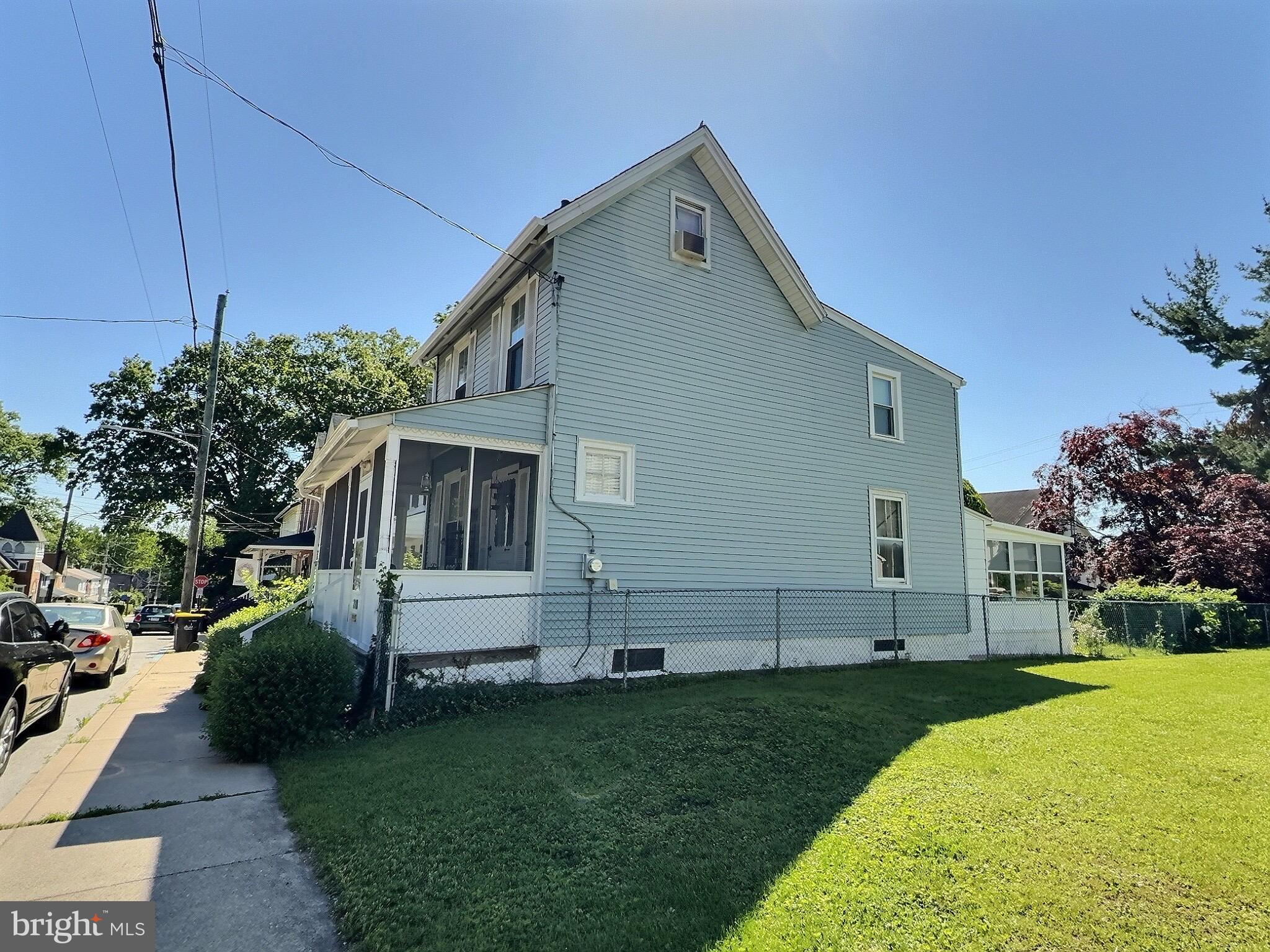 220 E LINDEN STREET