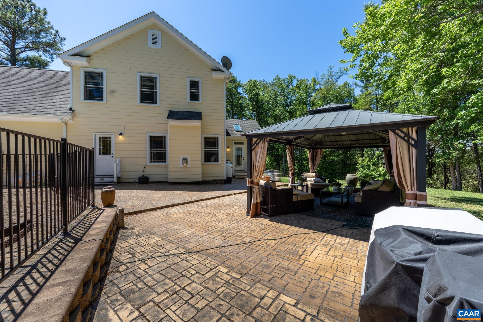 TWO RIVERS - Residential