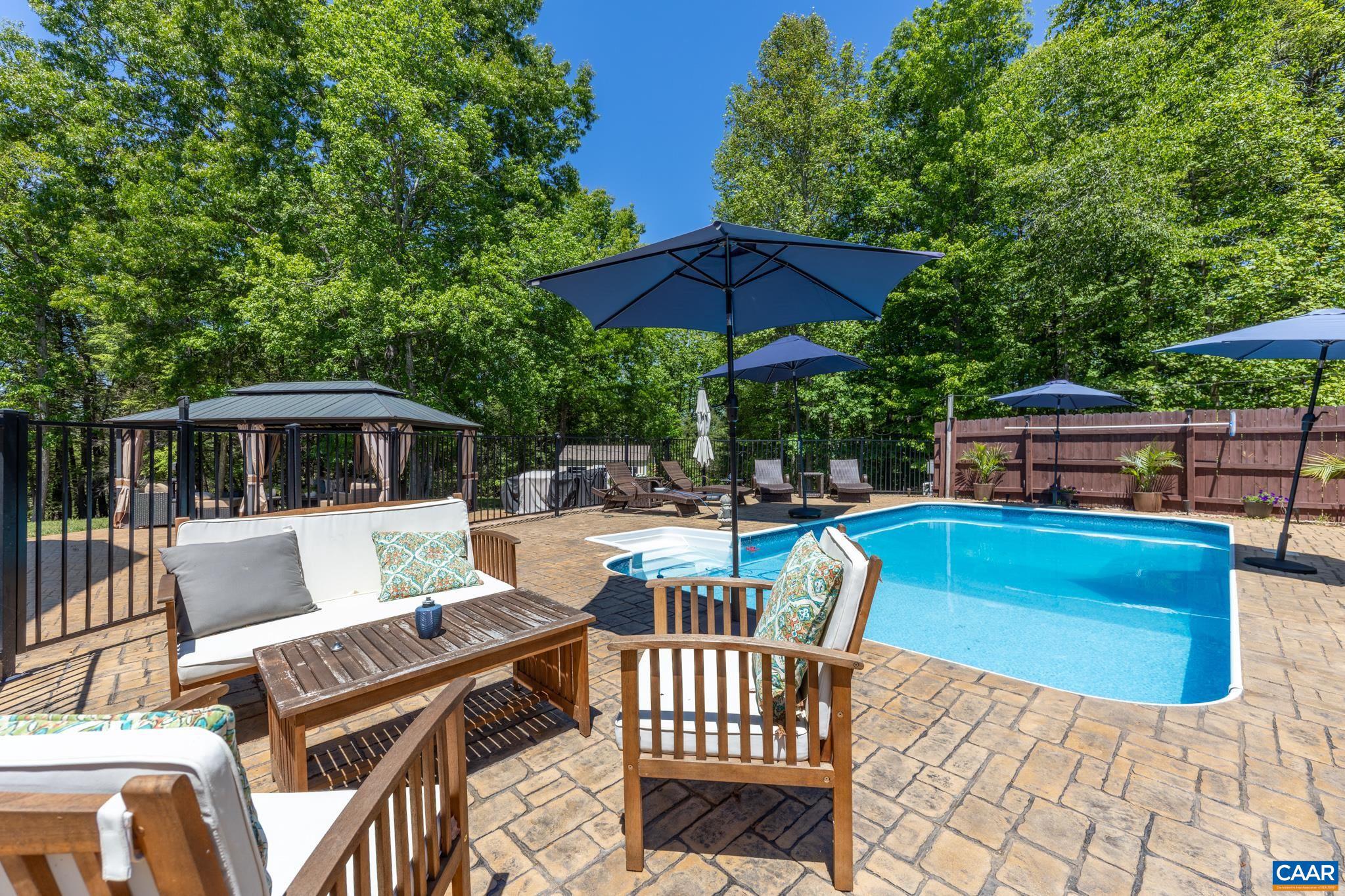TWO RIVERS - Residential