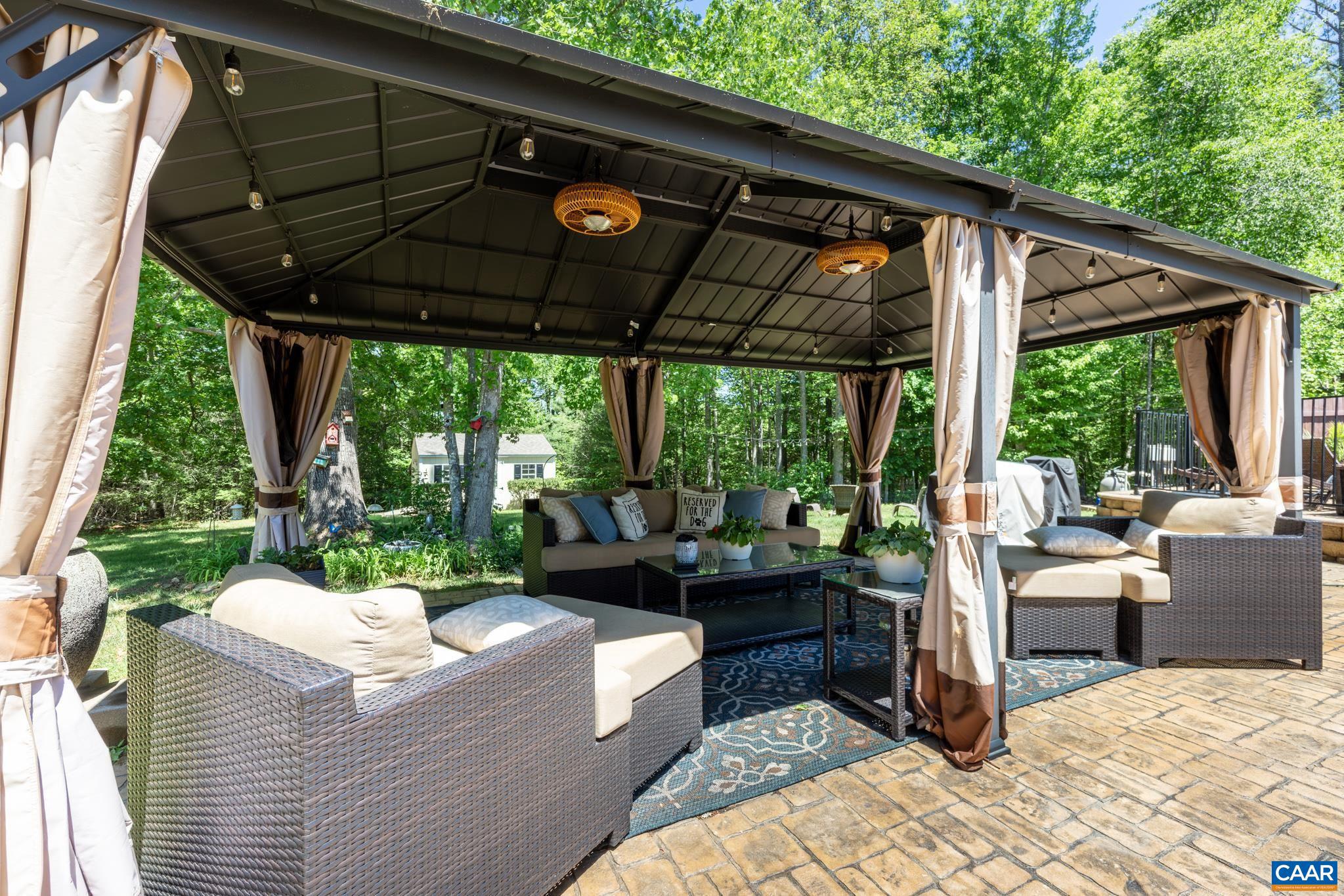 TWO RIVERS - Residential