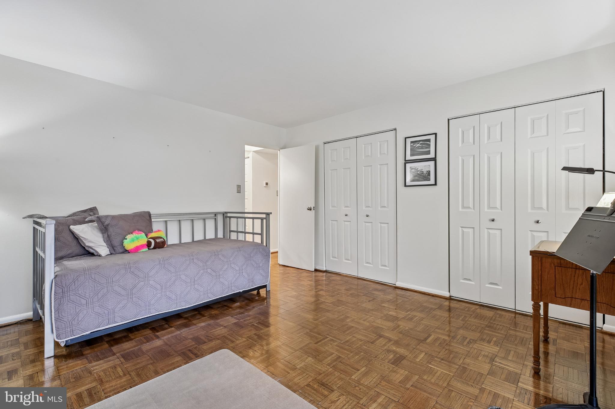 SUMNER VILLAGE - Residential