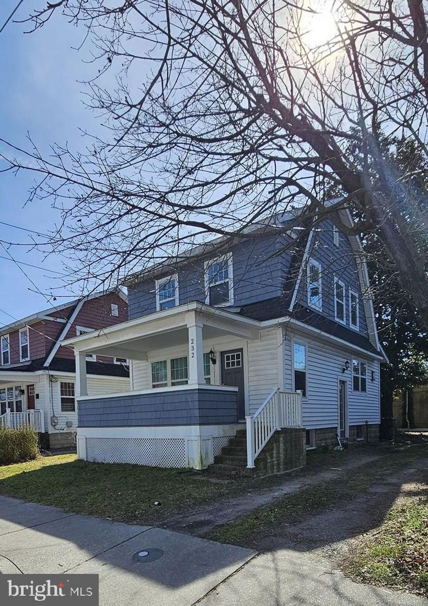 2 story 3 bedroom 1 1/2 bath home. Great investment property or perfect for first time home buyer.   Close to shopping and to Salisbury University.   Off street parking, backyard and covered front porch for relaxing.  Needs a little paint and cosmetic work and it will be a great home.