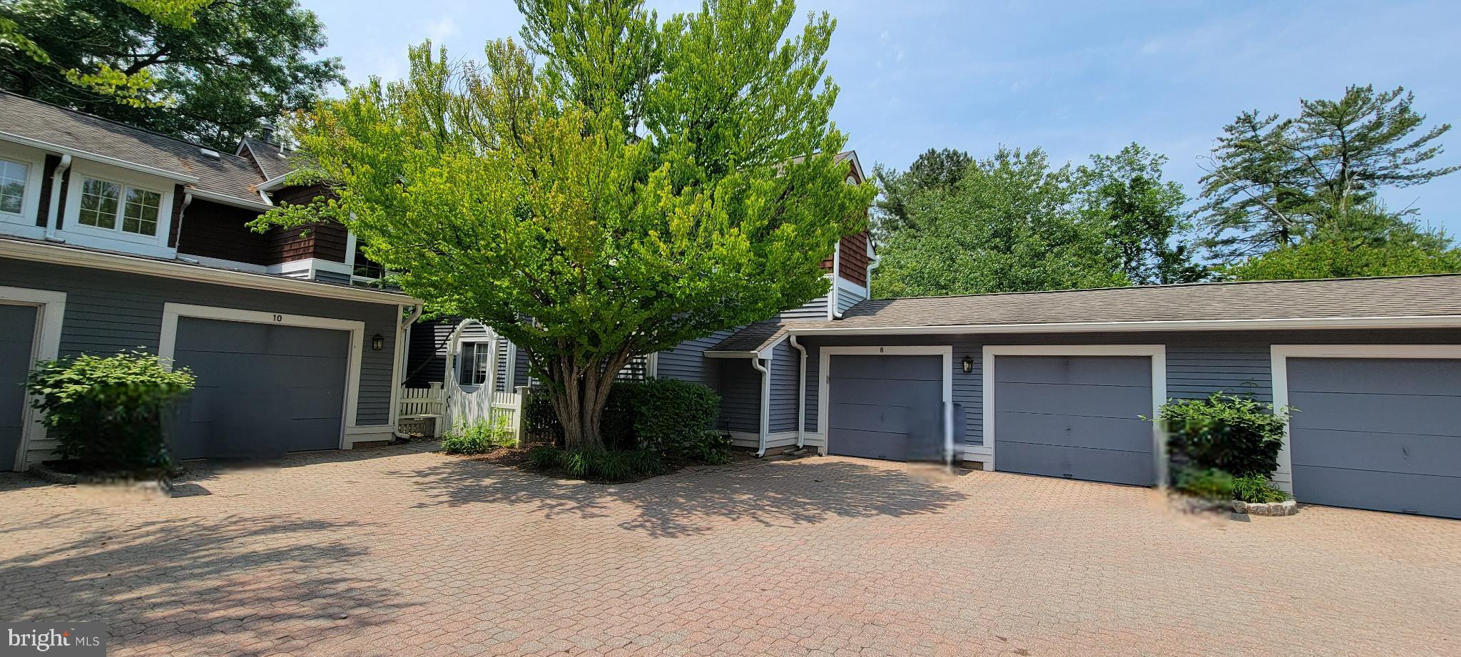 8 RAILROAD PLACE