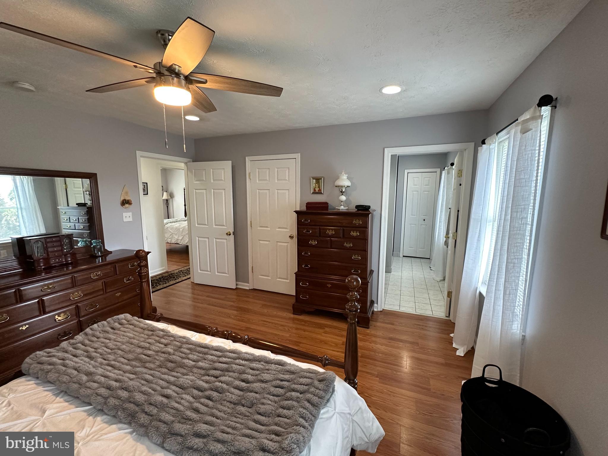 FOREST HILLS - Residential