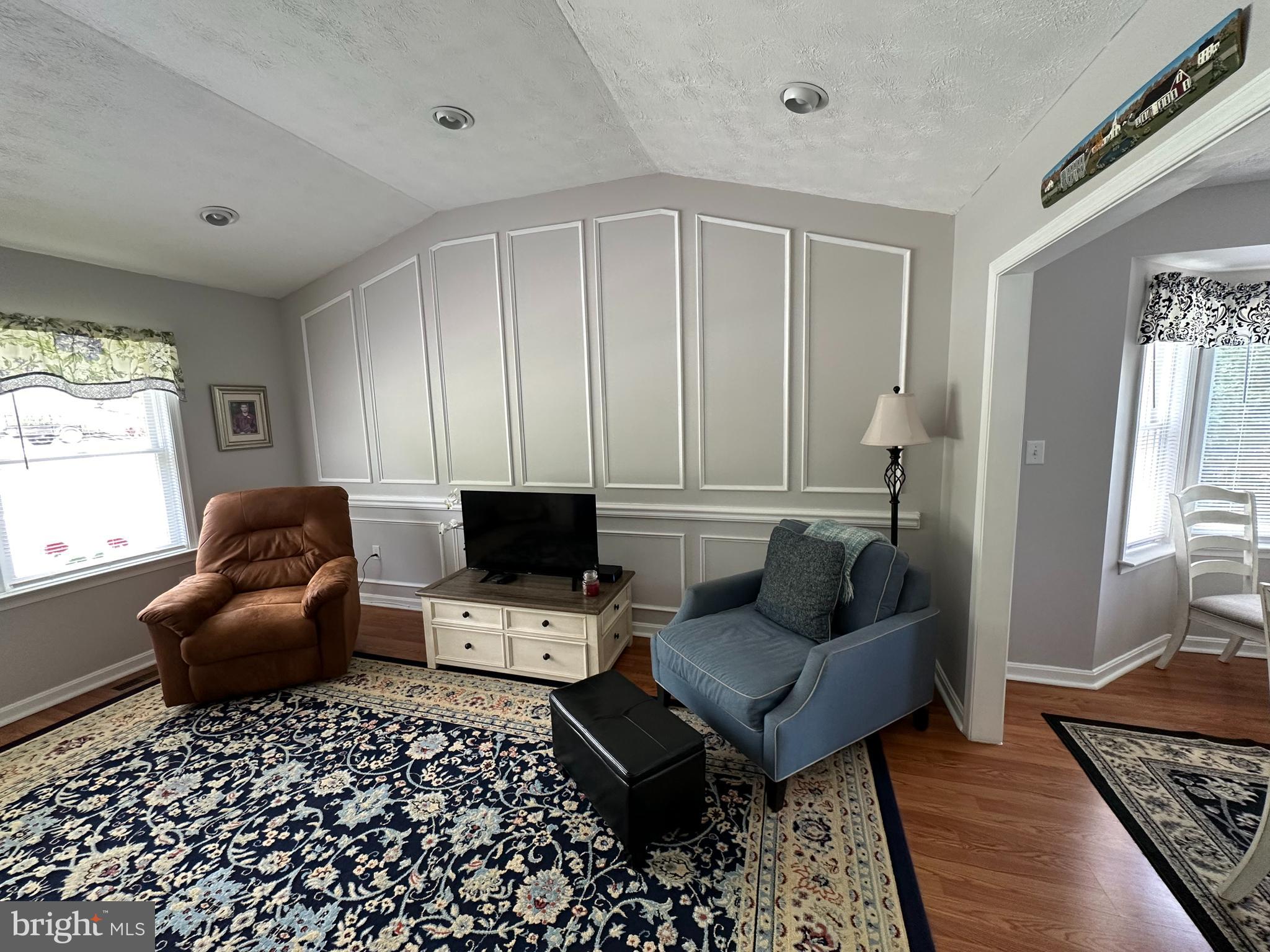 FOREST HILLS - Residential