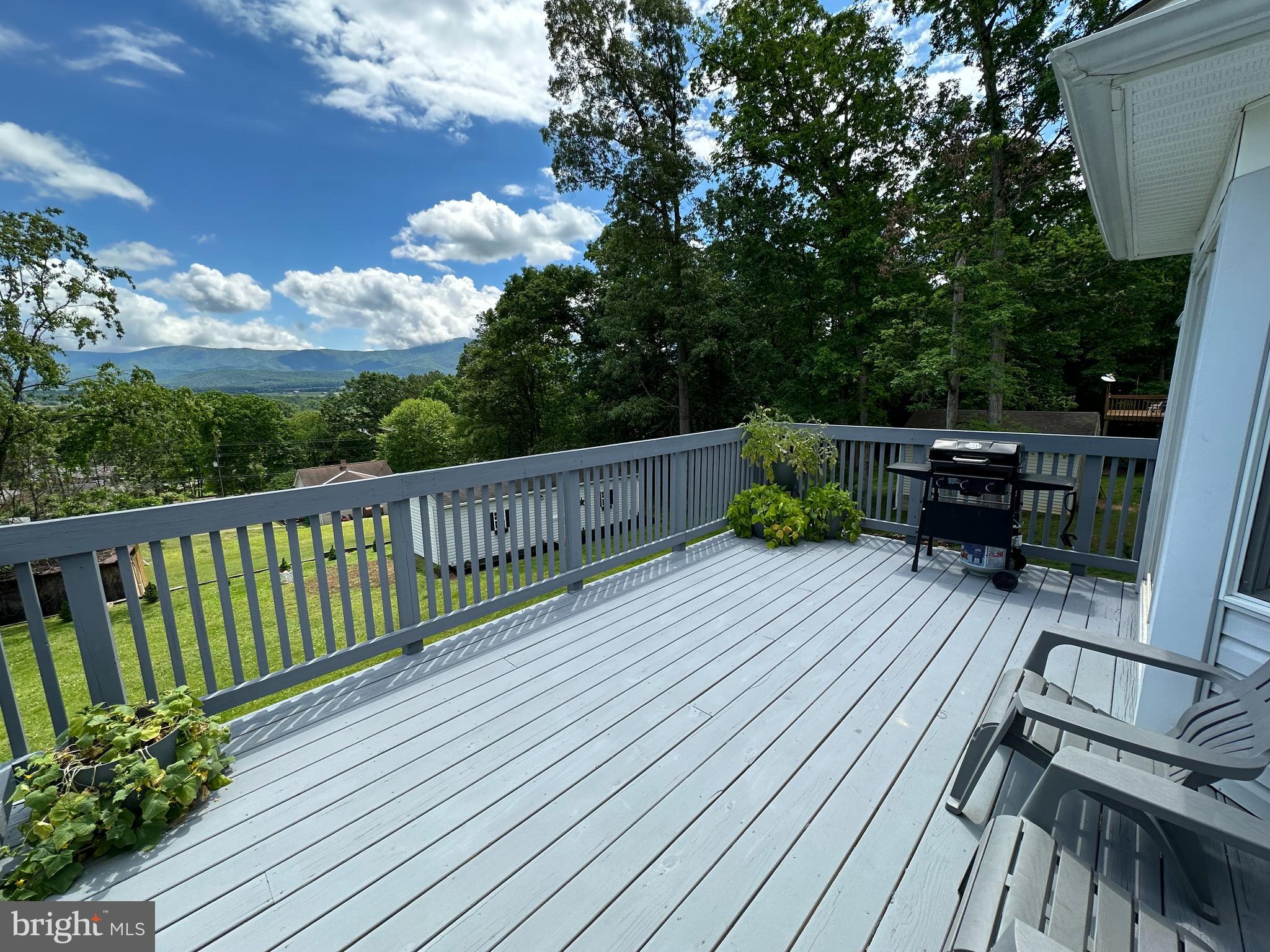 FOREST HILLS - Residential