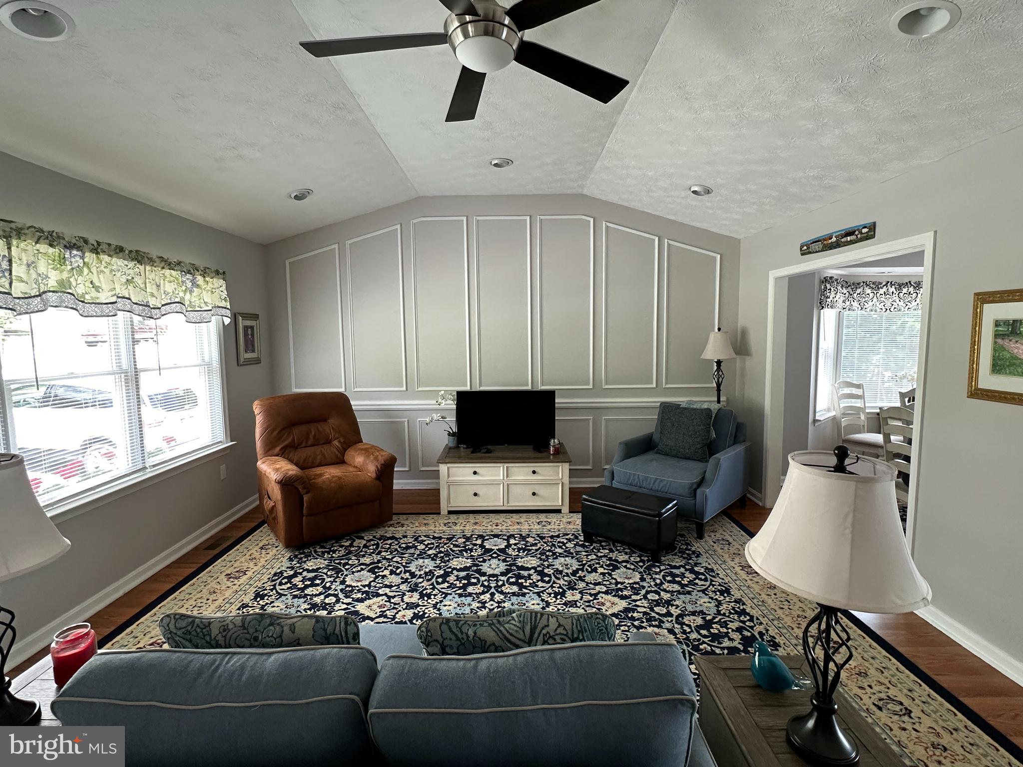 FOREST HILLS - Residential