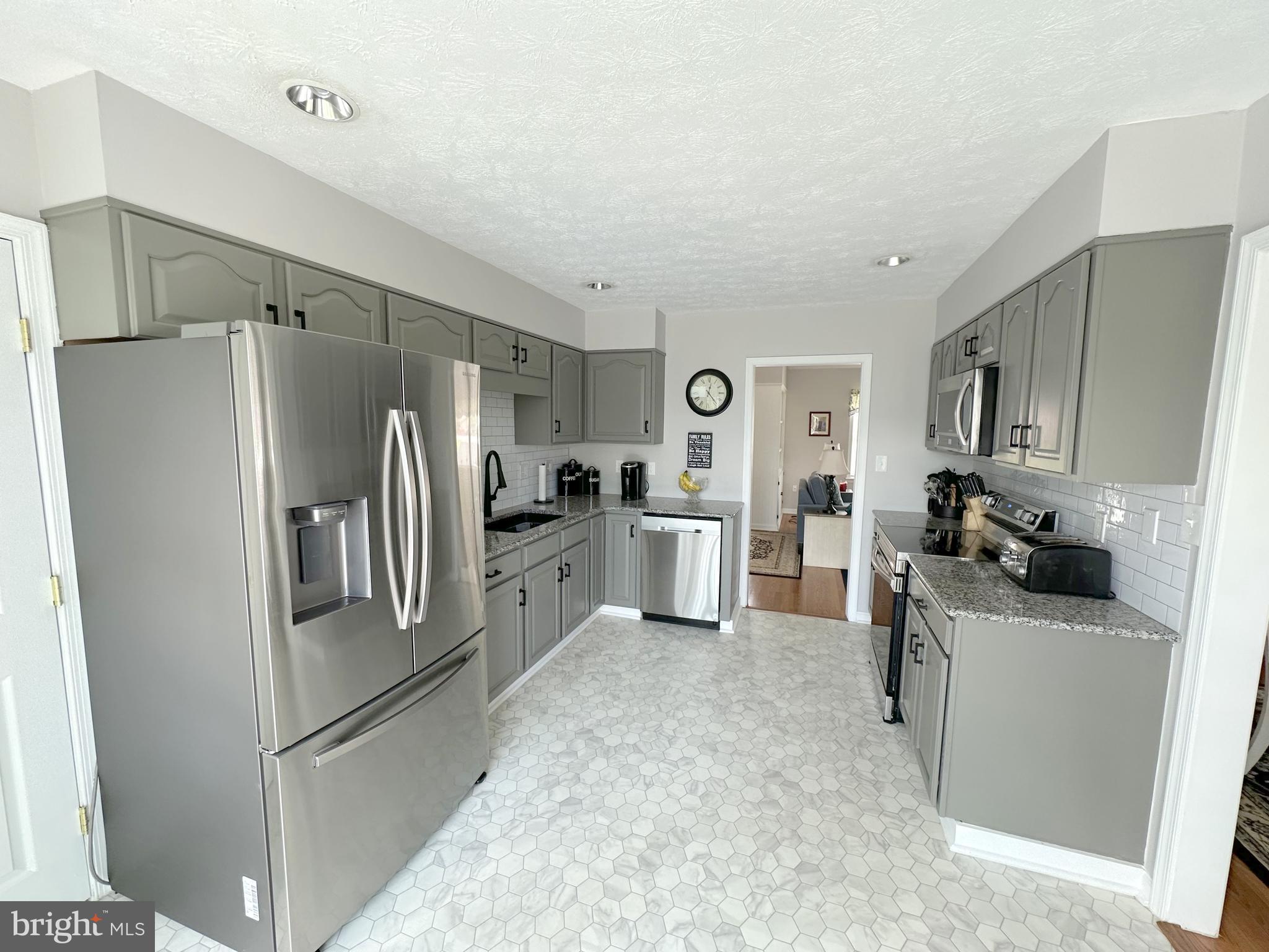 FOREST HILLS - Residential