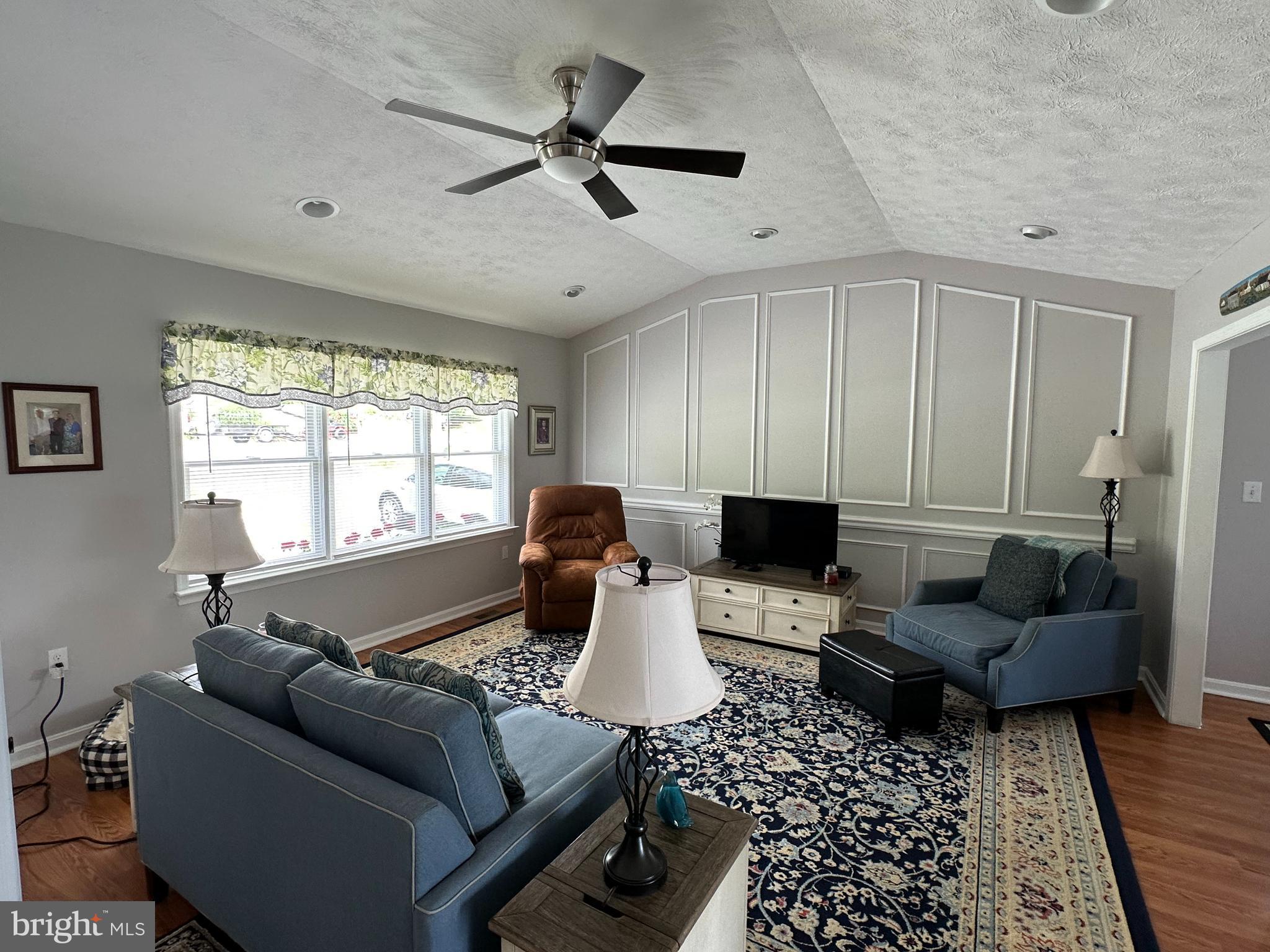 FOREST HILLS - Residential