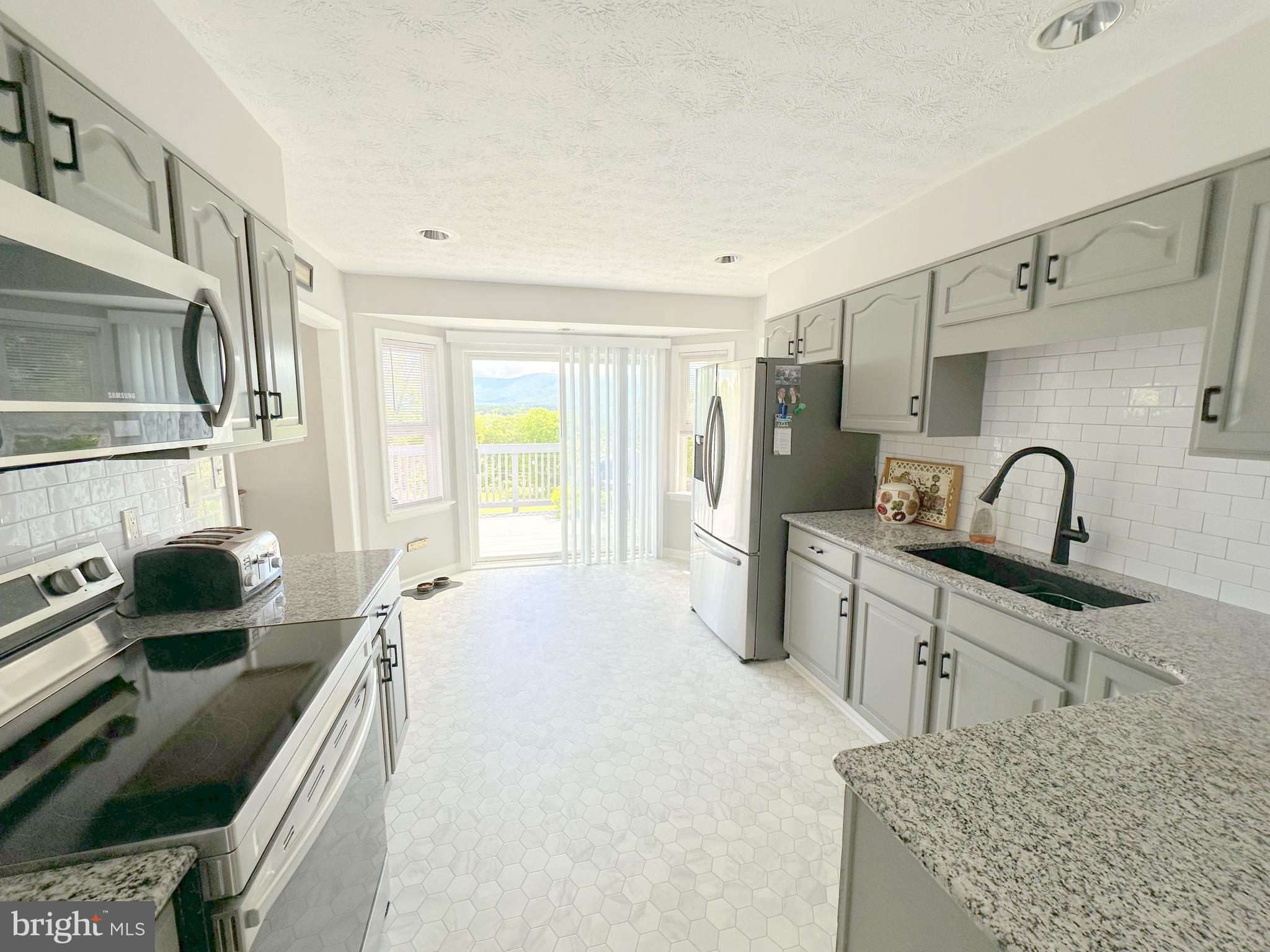 FOREST HILLS - Residential