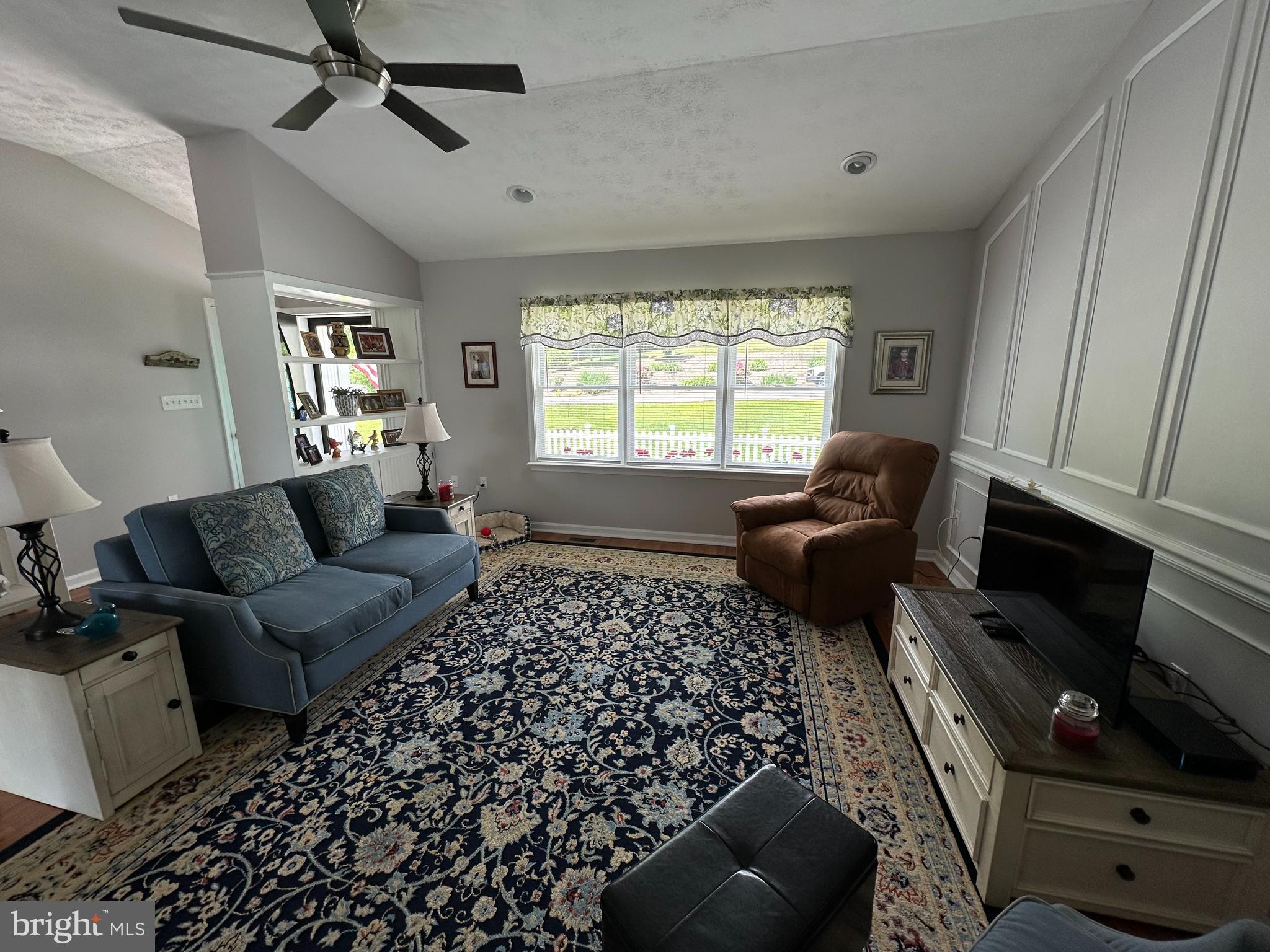 FOREST HILLS - Residential