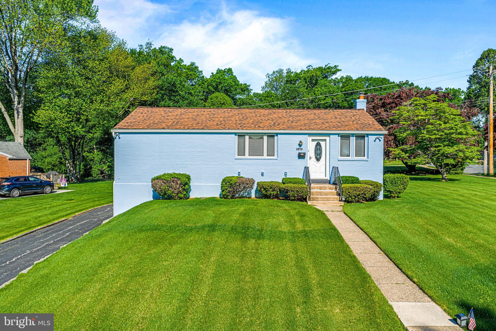 200 PARKVIEW DRIVE