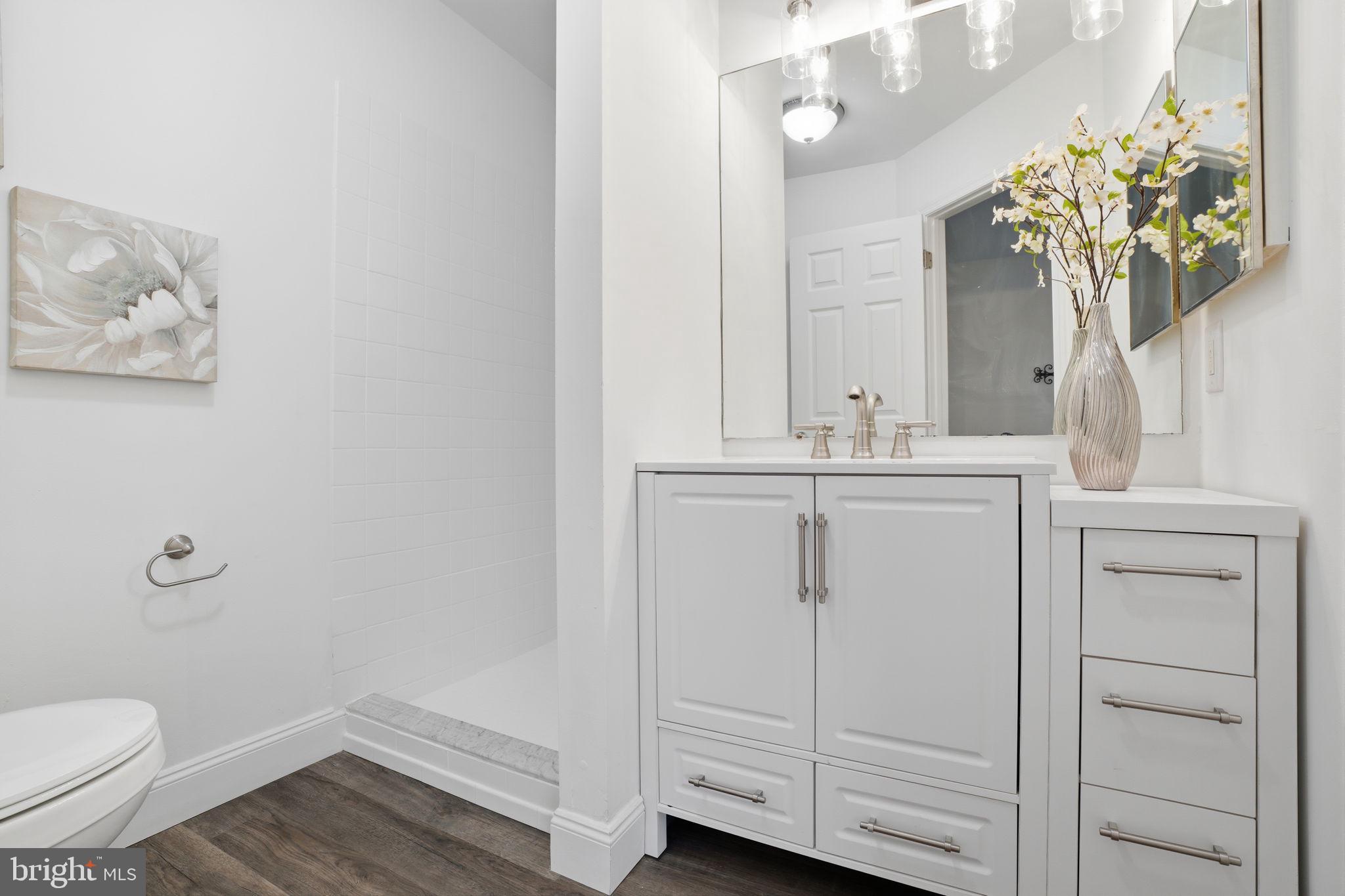 VILLAGE SHIRES - Residential