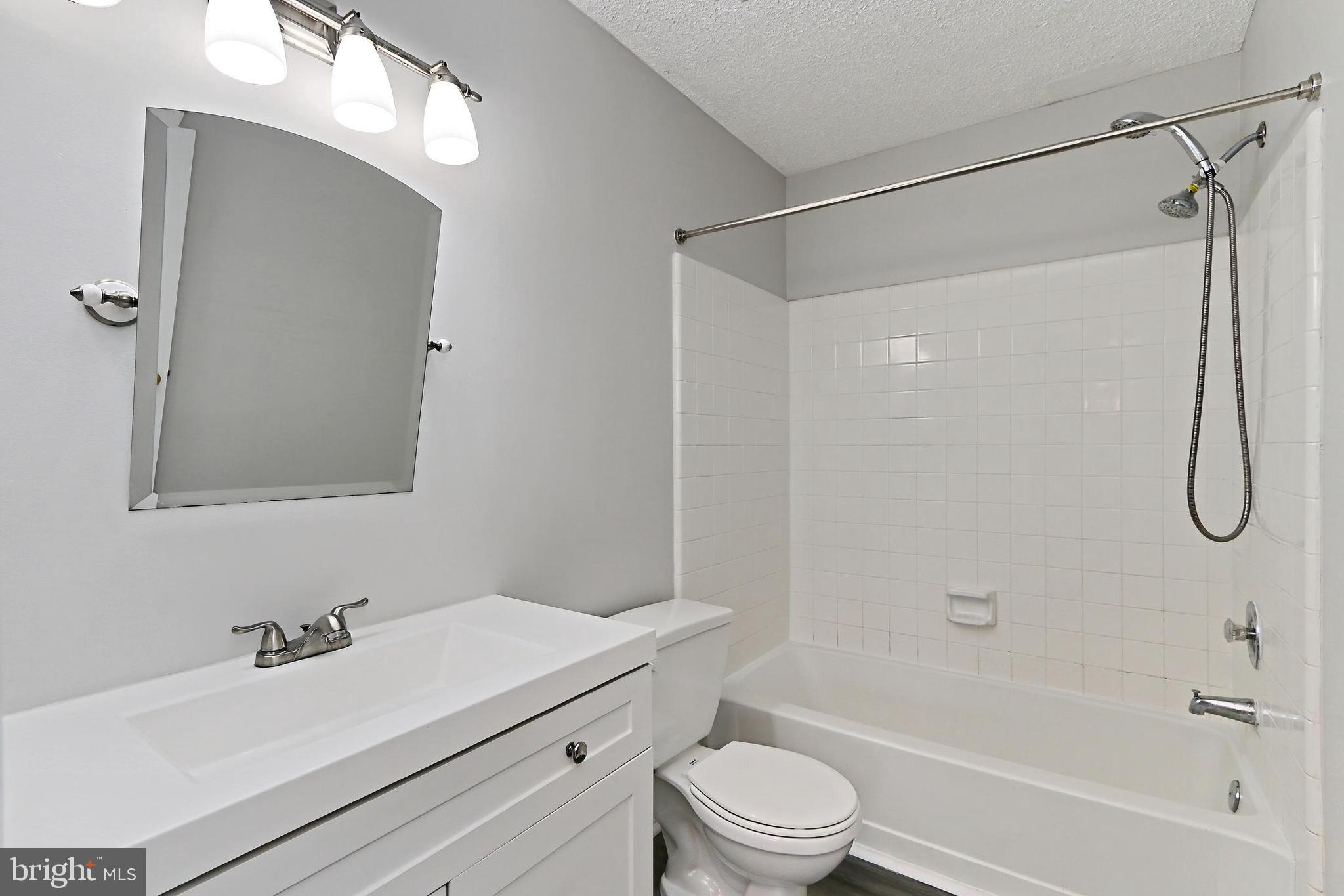 FOX CHASE/EXETER - Residential Lease