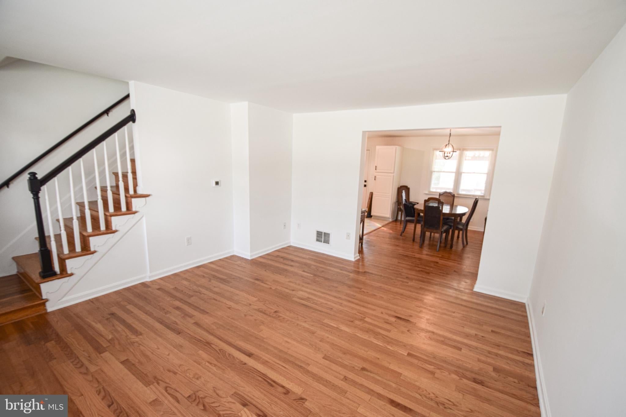5644 LEIDEN ROAD