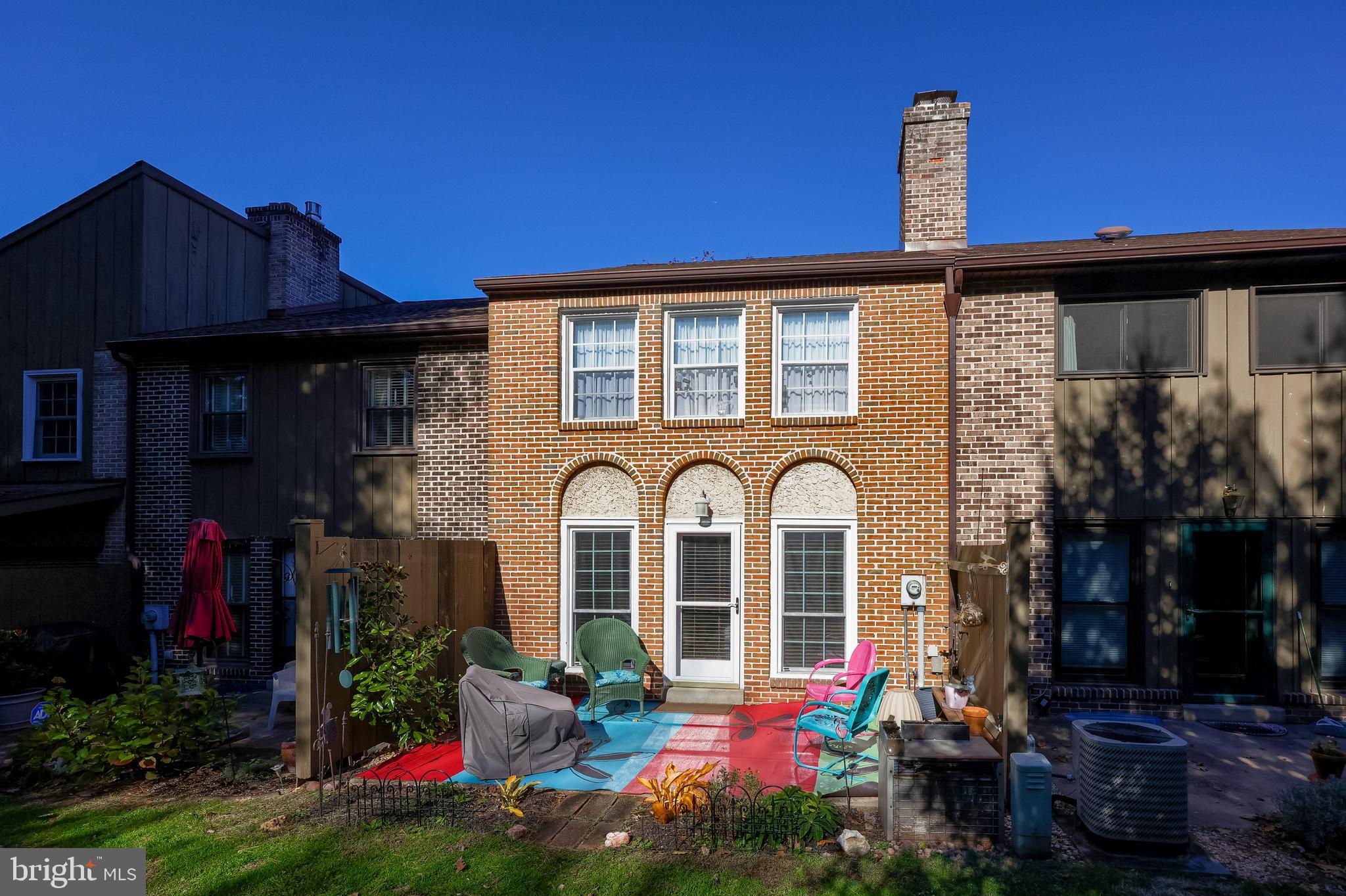 FLYING HILLS - Residential