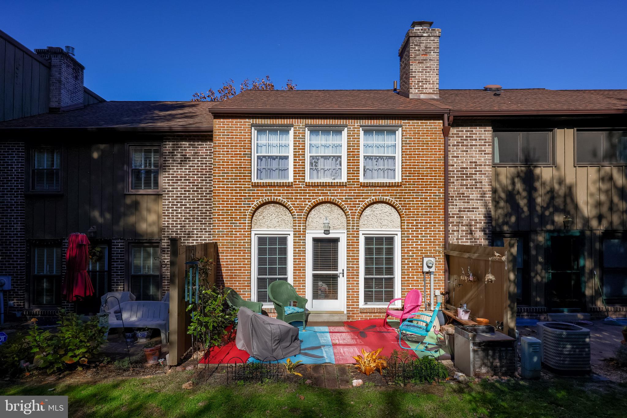 FLYING HILLS - Residential