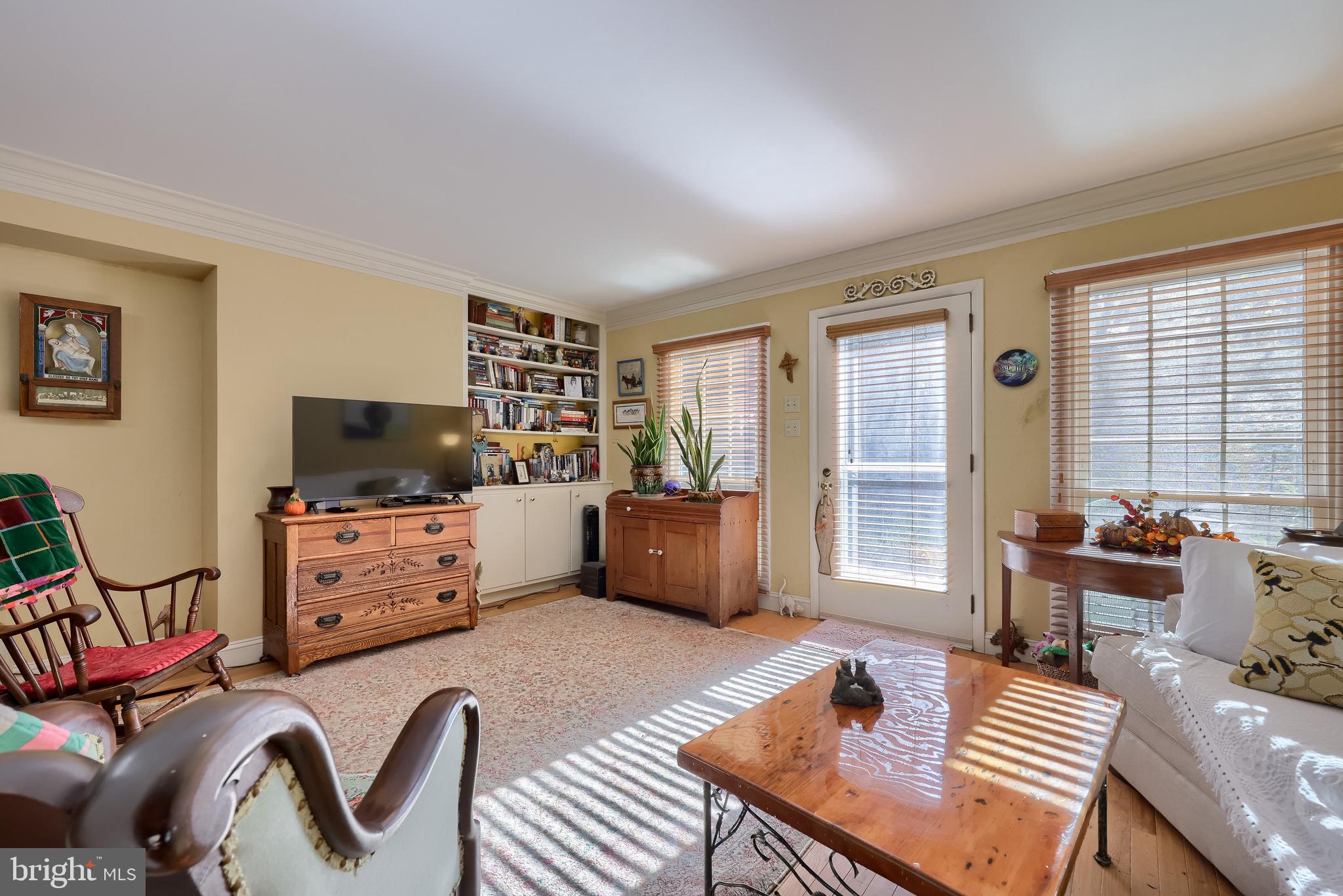 FLYING HILLS - Residential