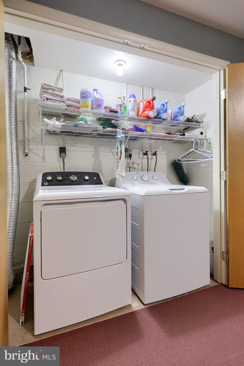 FLYING HILLS - Residential