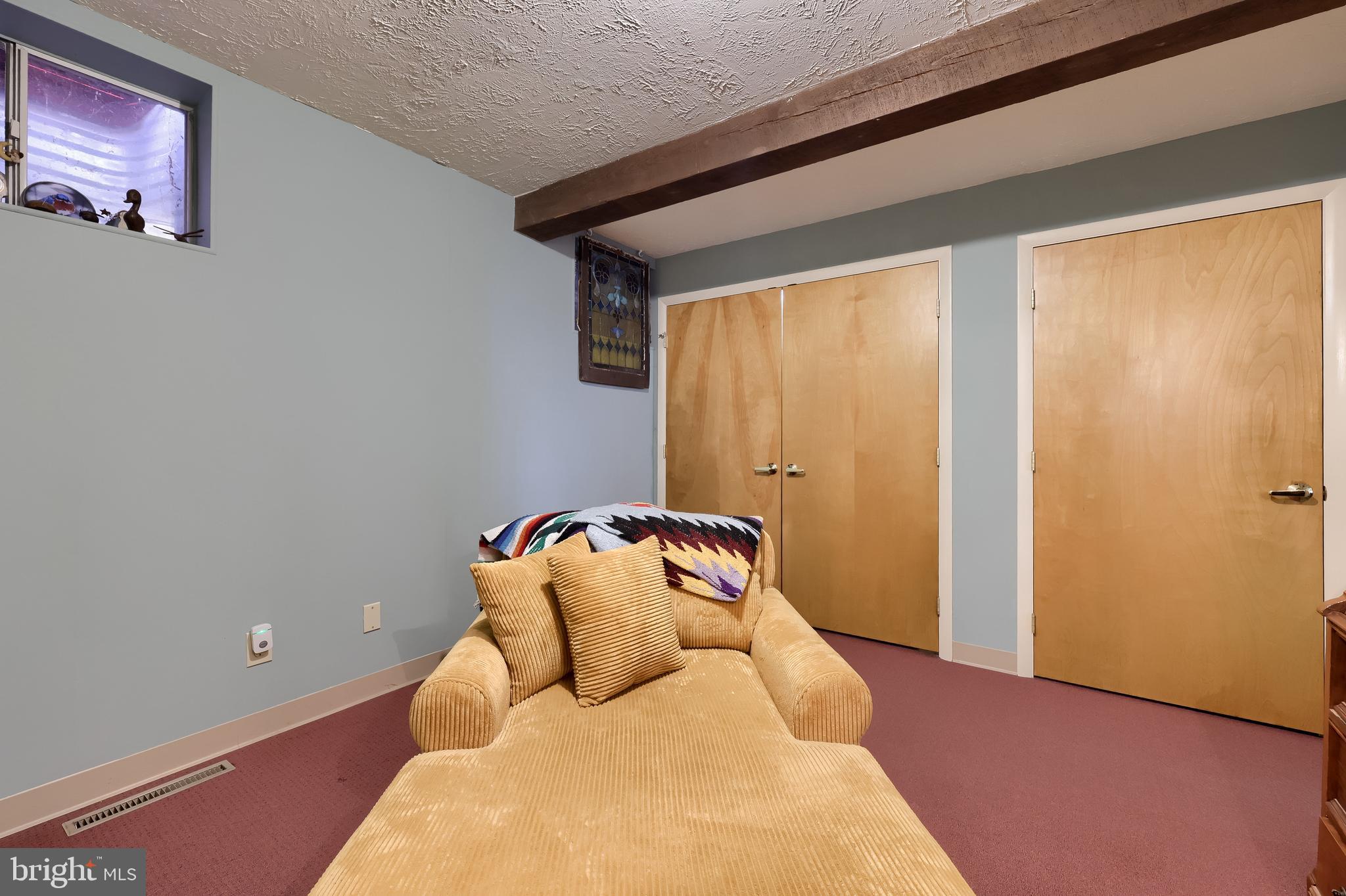 FLYING HILLS - Residential