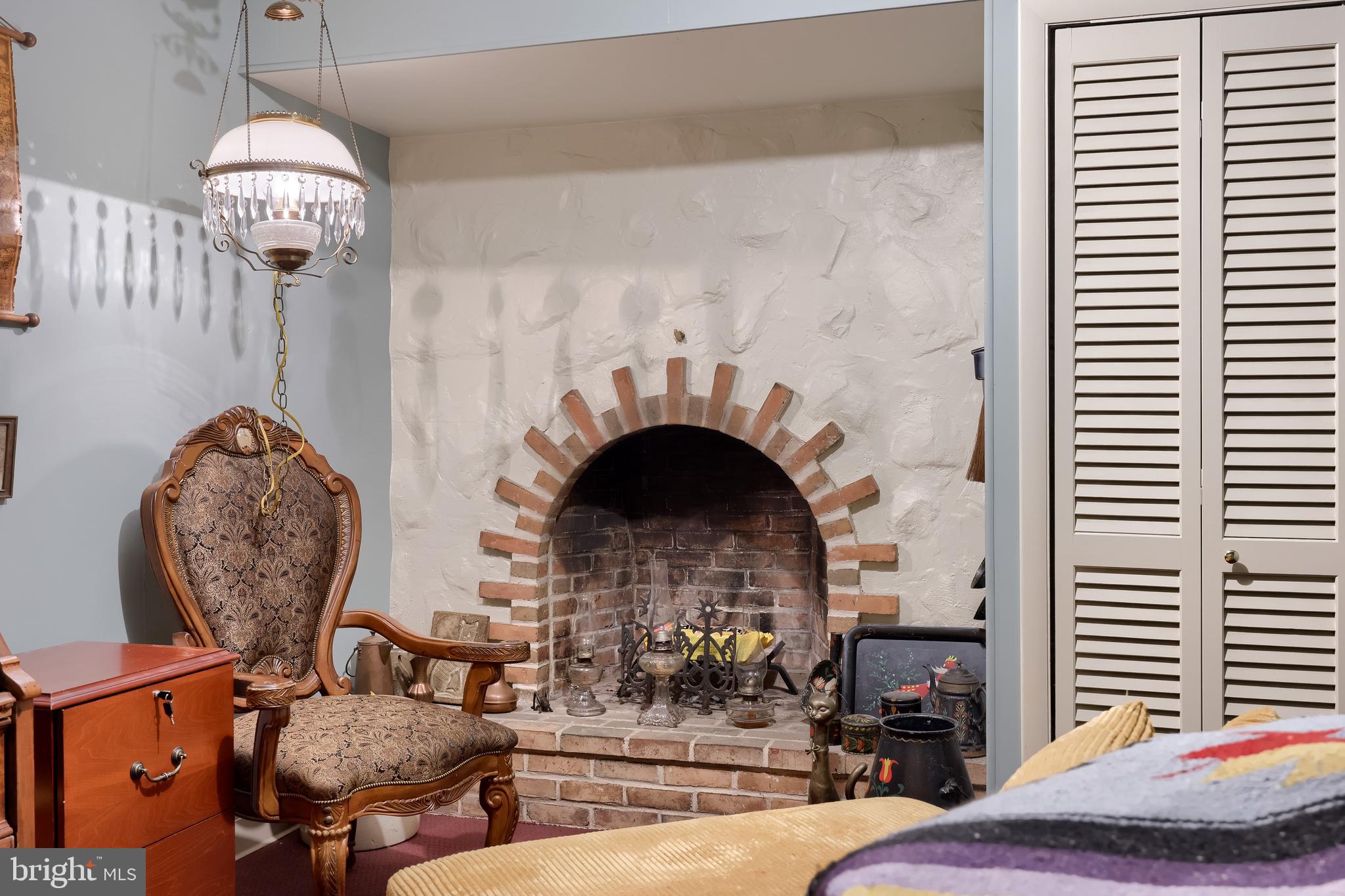 FLYING HILLS - Residential