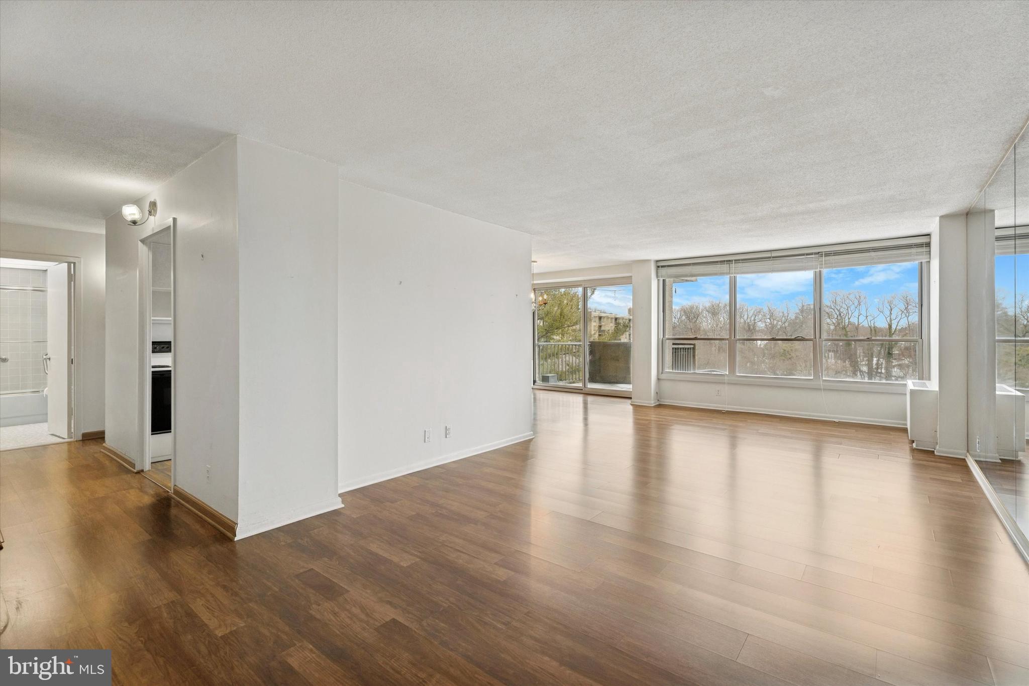 1001 CITY AVENUE W-816