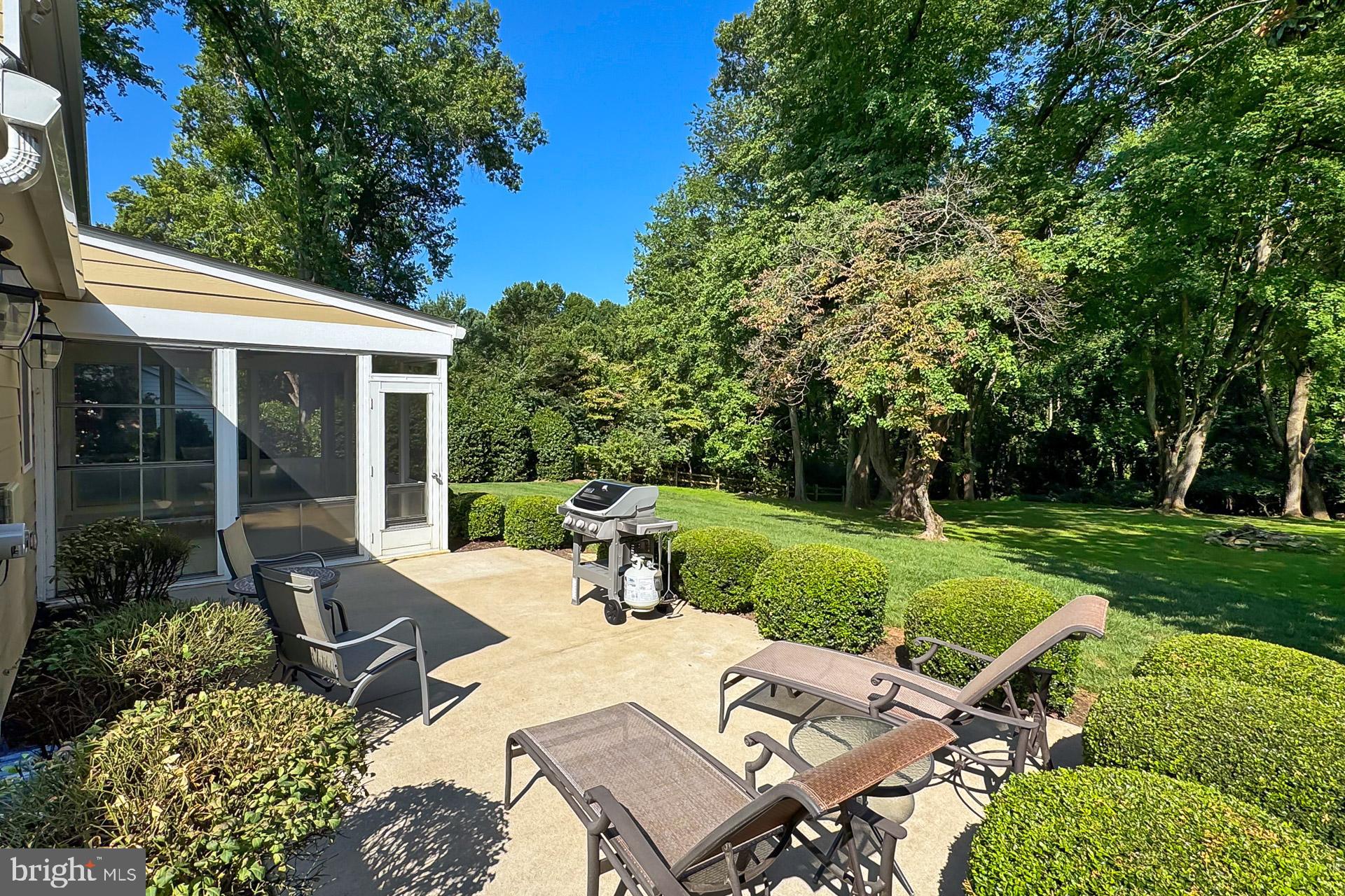 LAKEVALE COURT - Residential