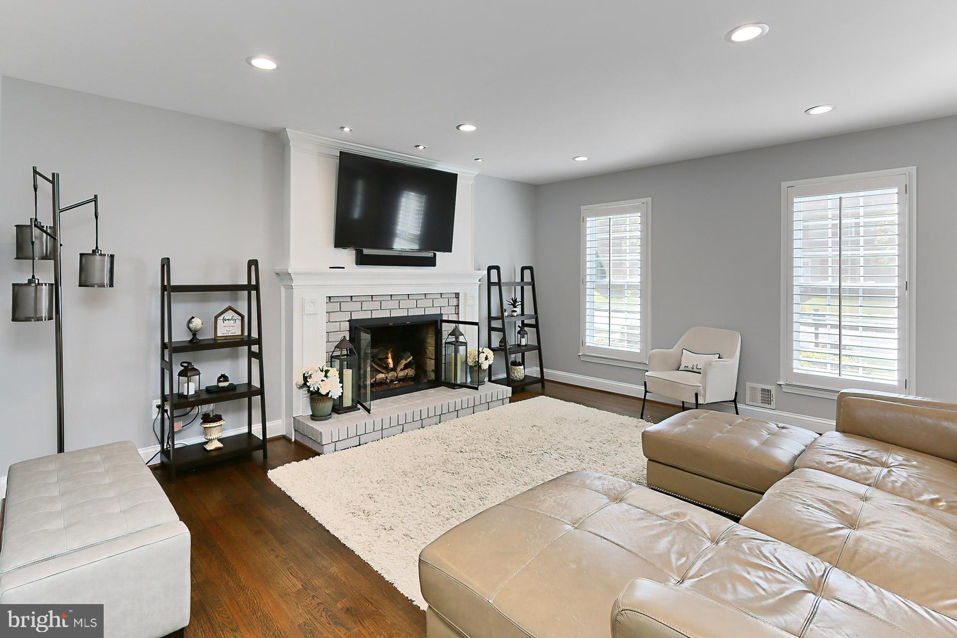 LAKEVALE COURT - Residential