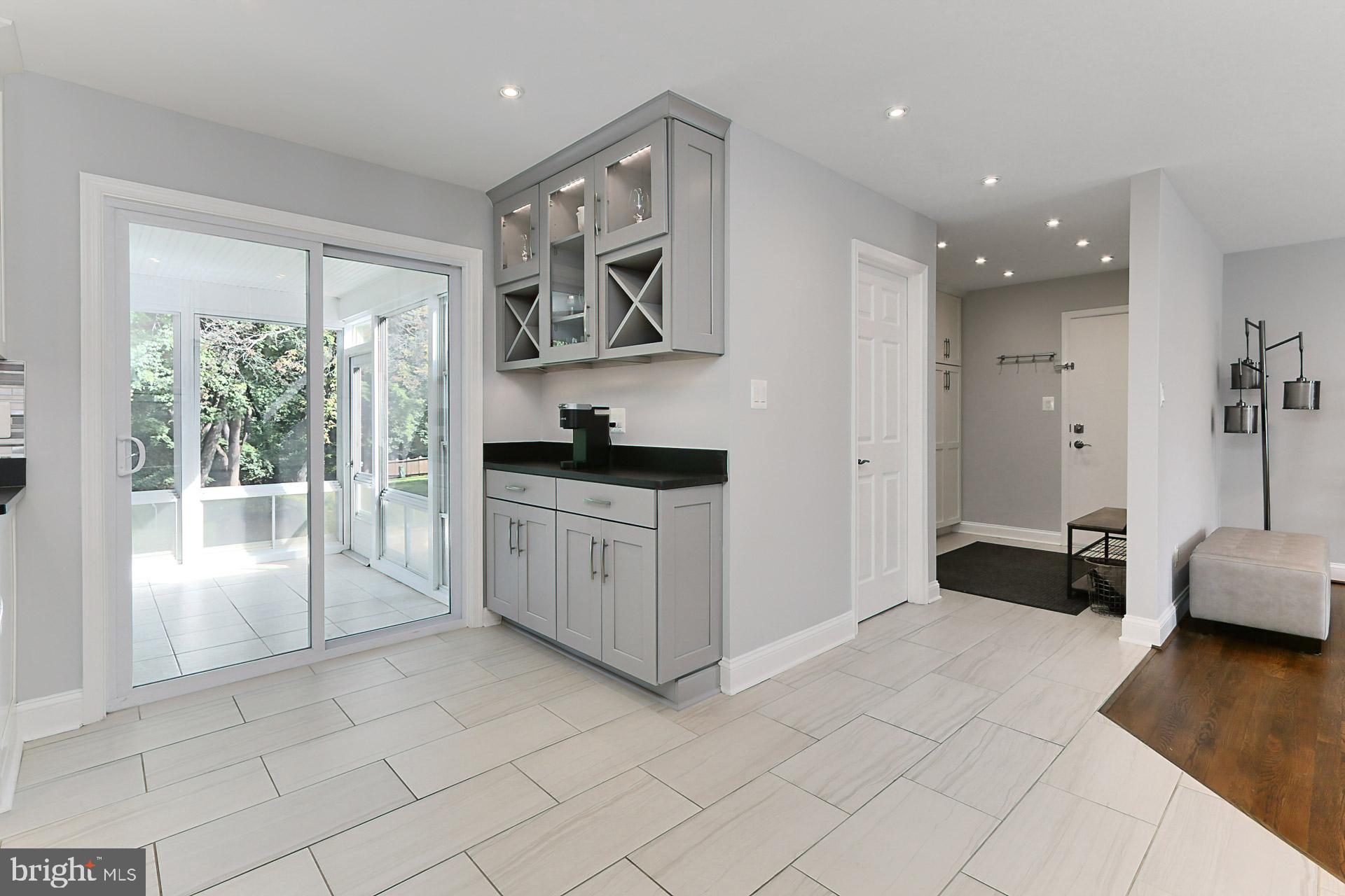 LAKEVALE COURT - Residential